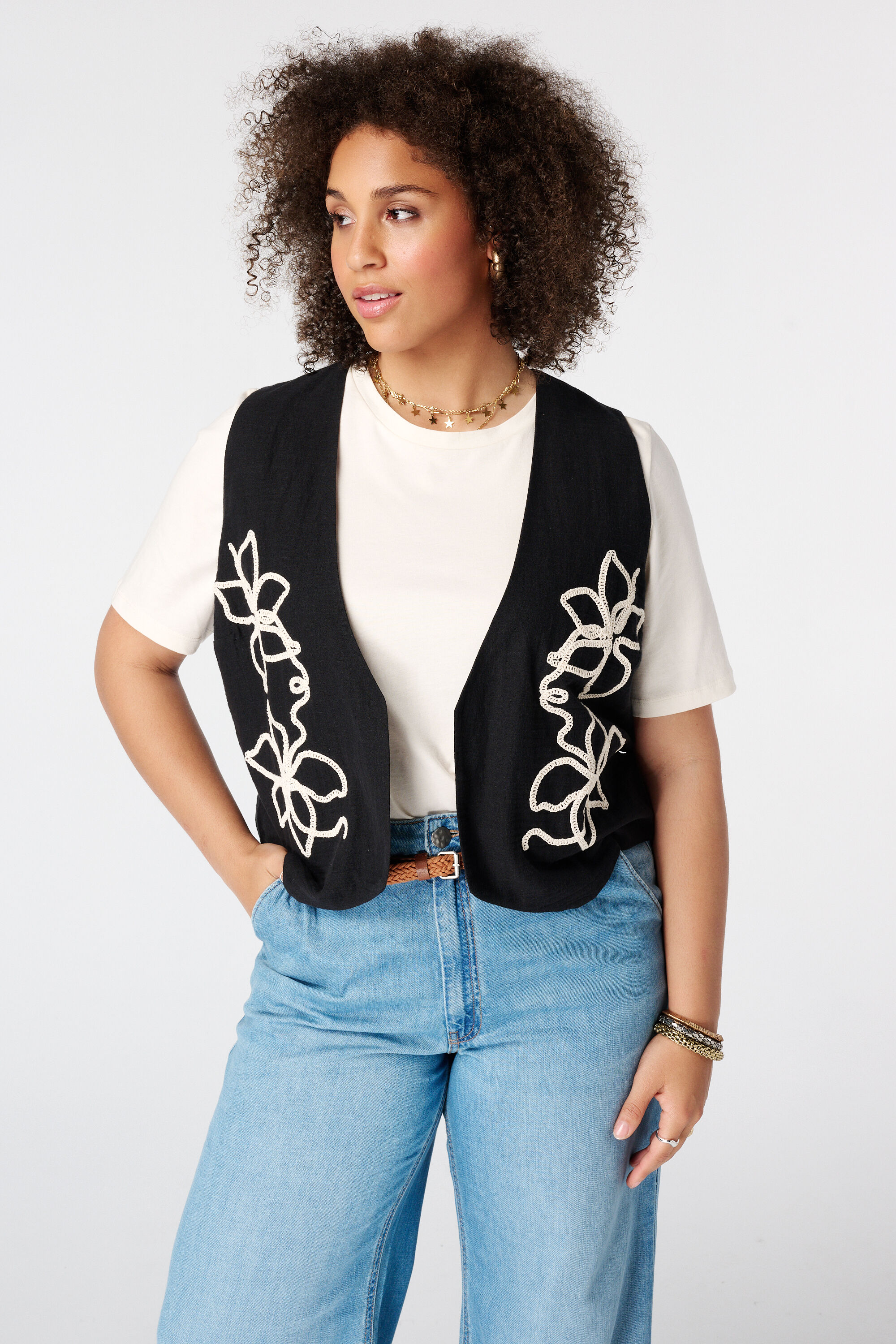 Gilet court avec broderie image number 0