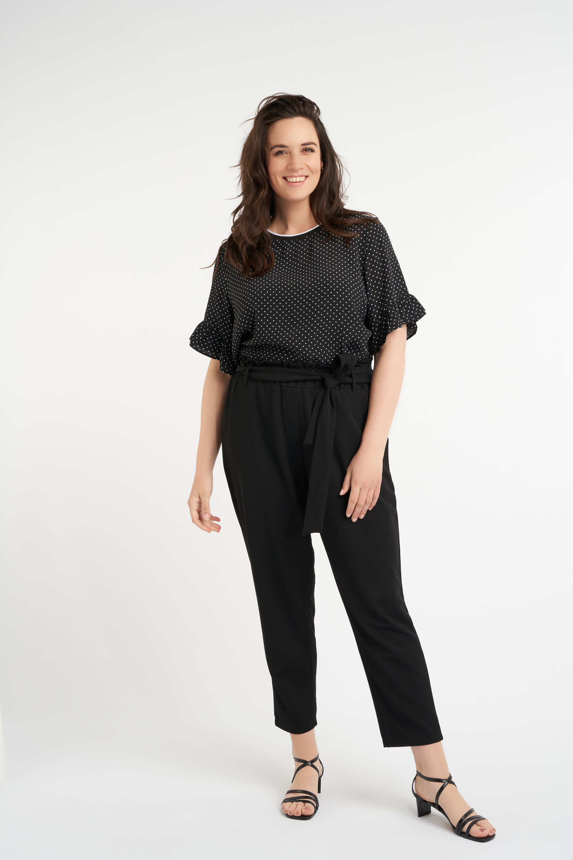 Pantalon avec n&oelig;ud papillon image number 4