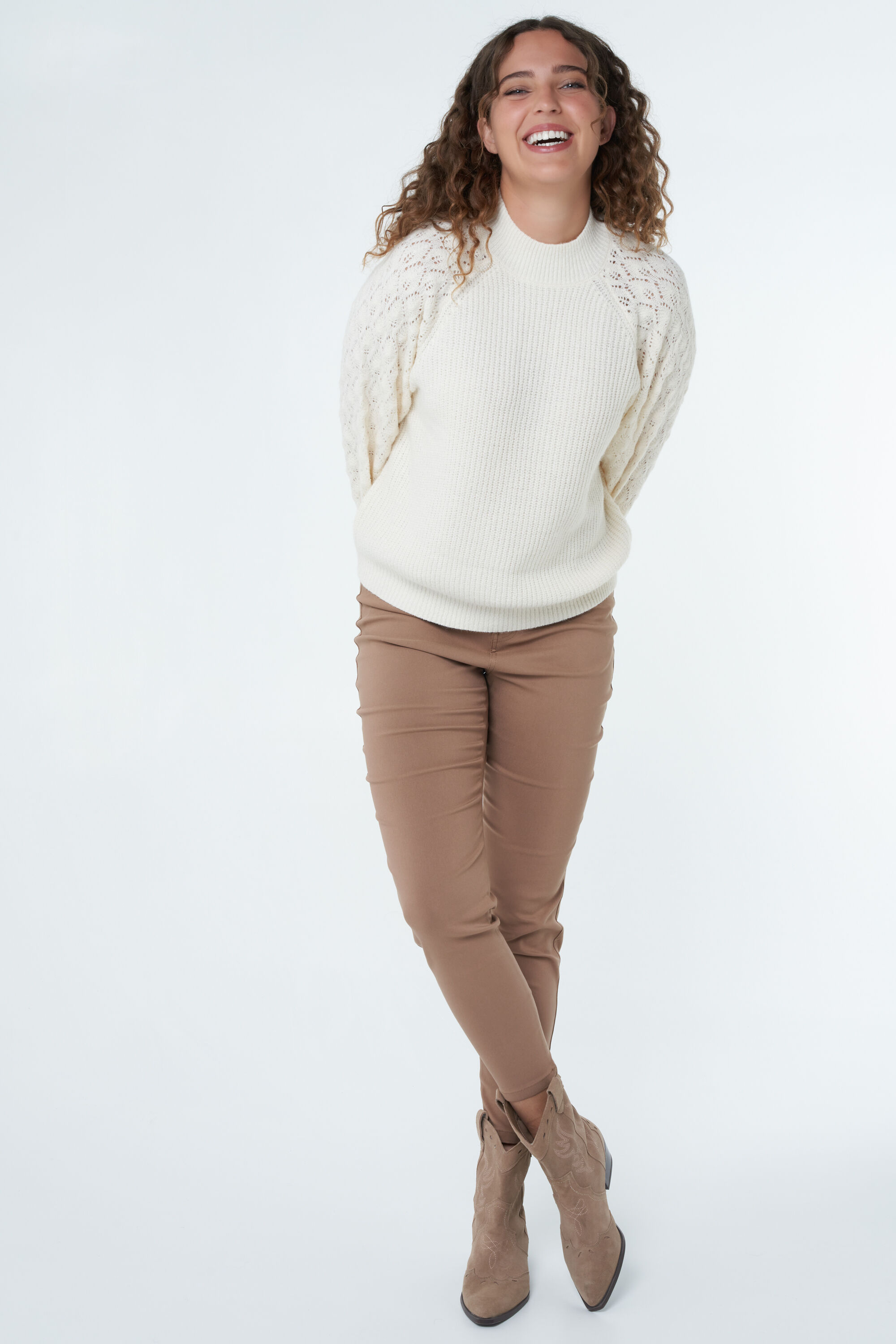 Pull avec d&eacute;tails image number 6