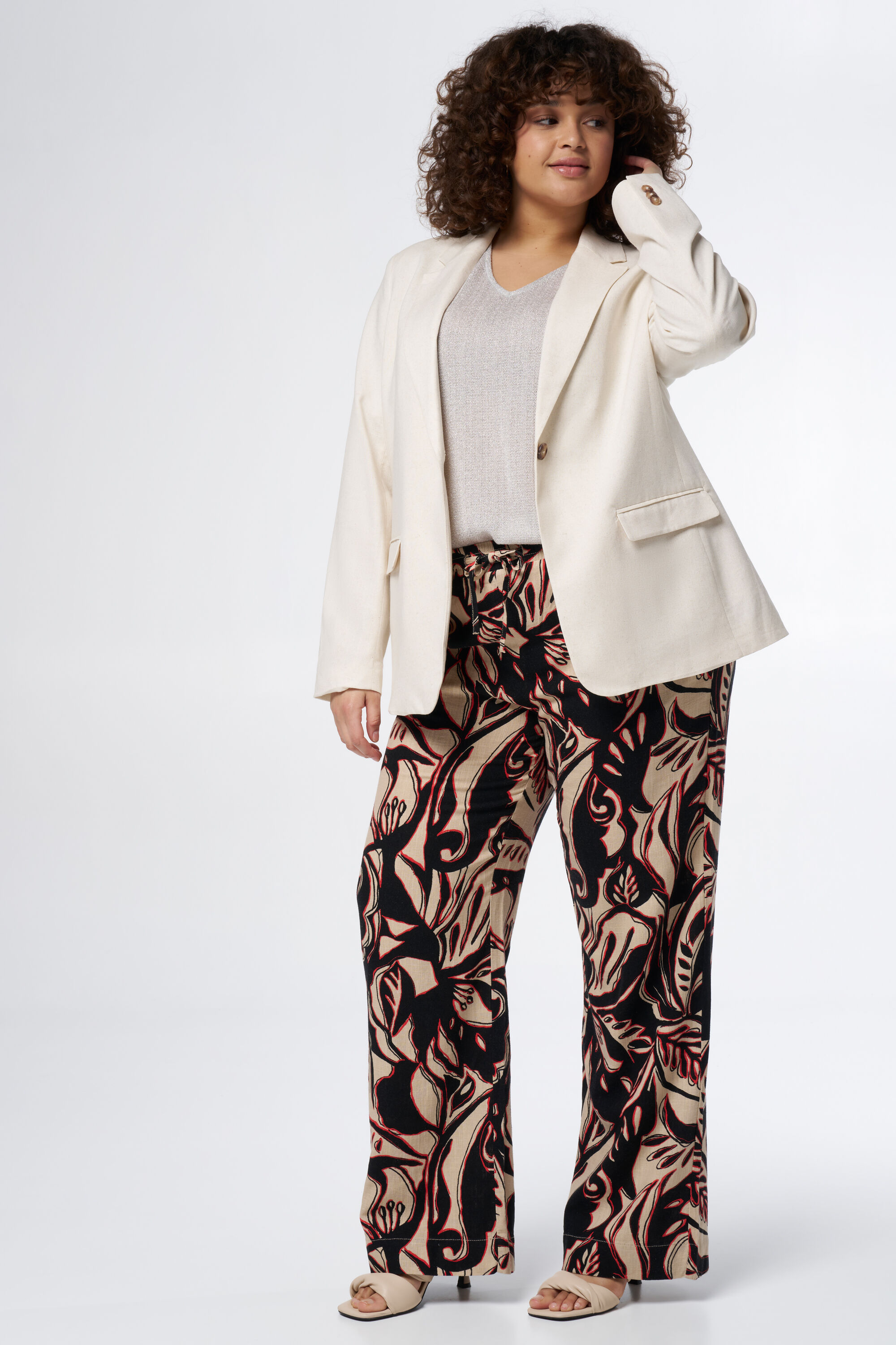 Blazer en lin &agrave; coupe droite image number 6