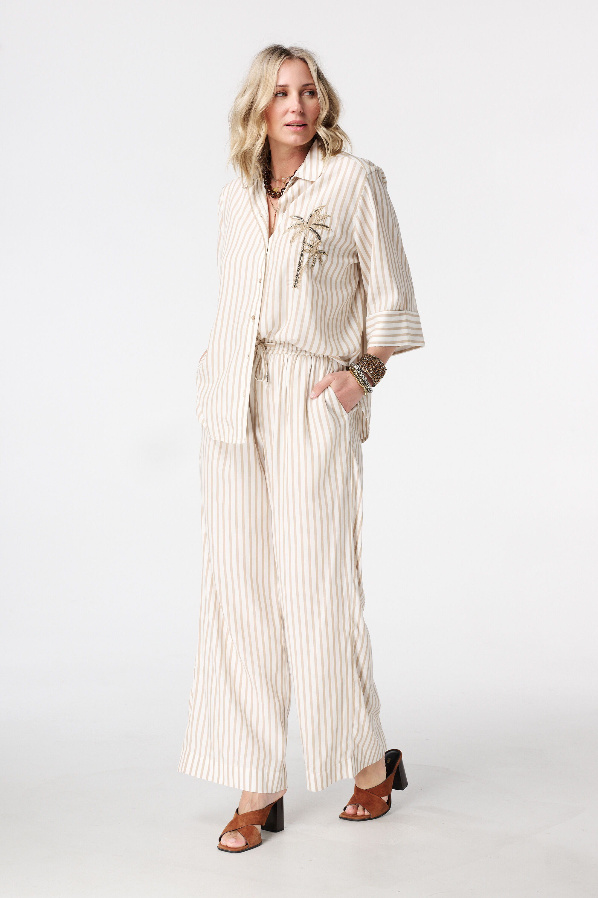 Blouse ray&eacute;e avec imprim&eacute; image number 5