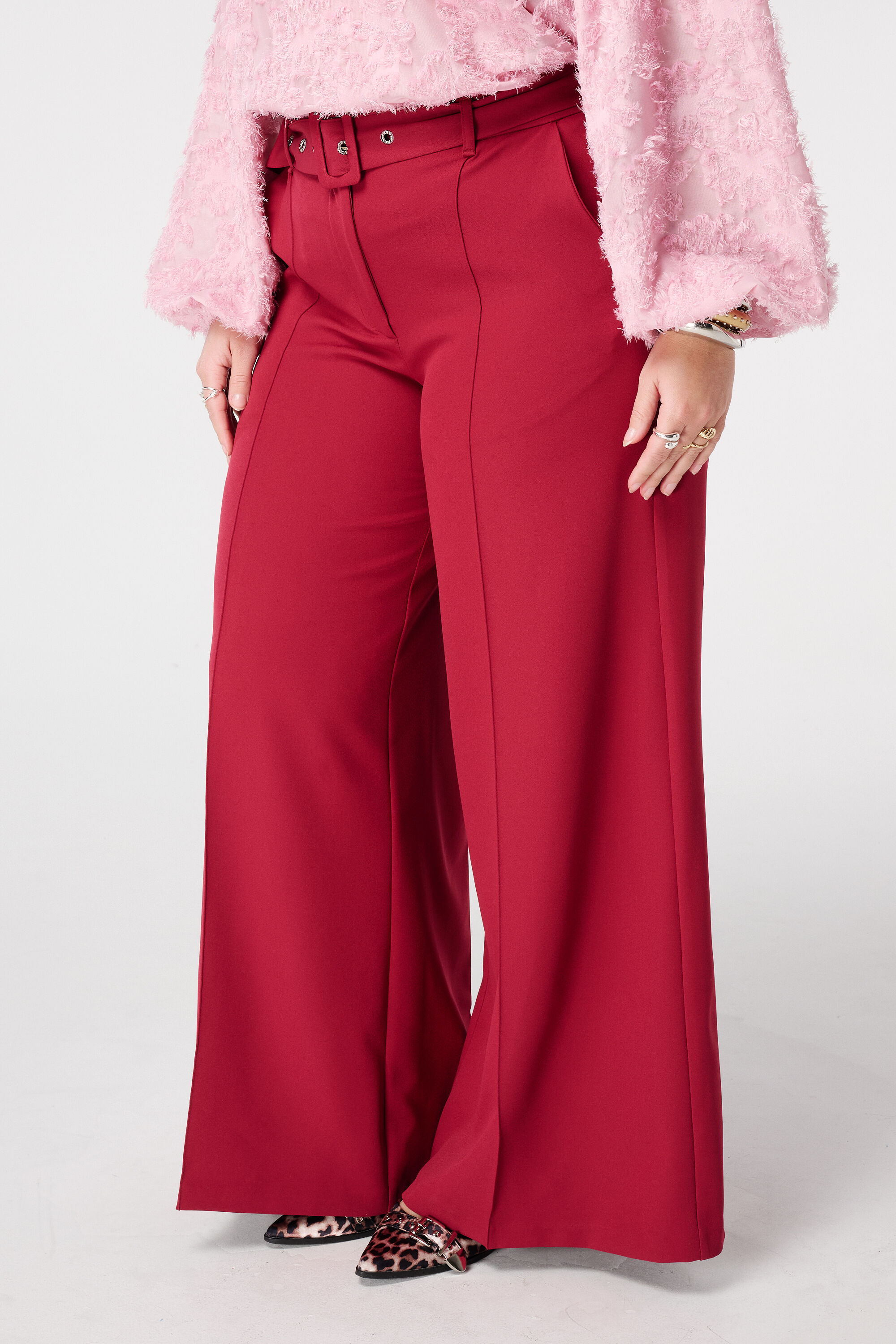 Pantalon large avec ceinture image number 5