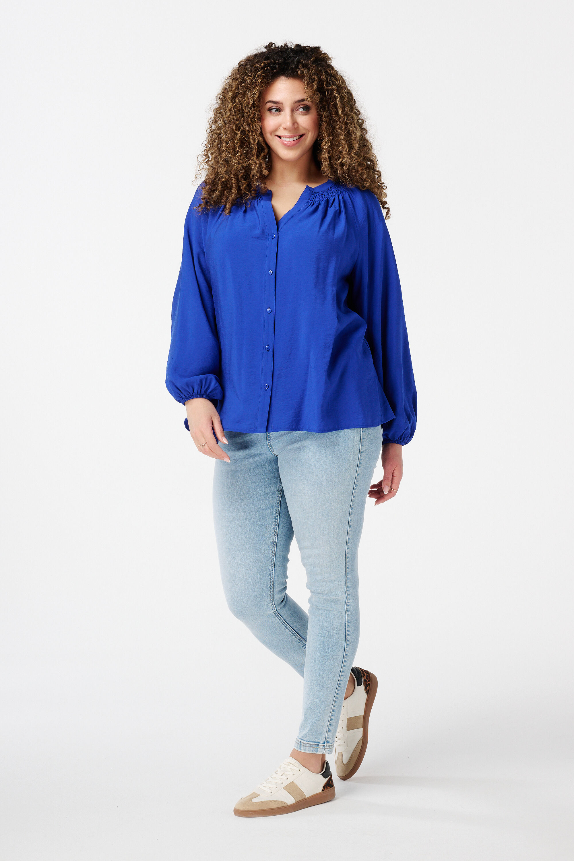 Chemisier &agrave; d&eacute;tails smock&eacute;s image number 5