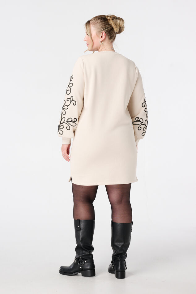 Robe sweat avec détails brodés image number 2