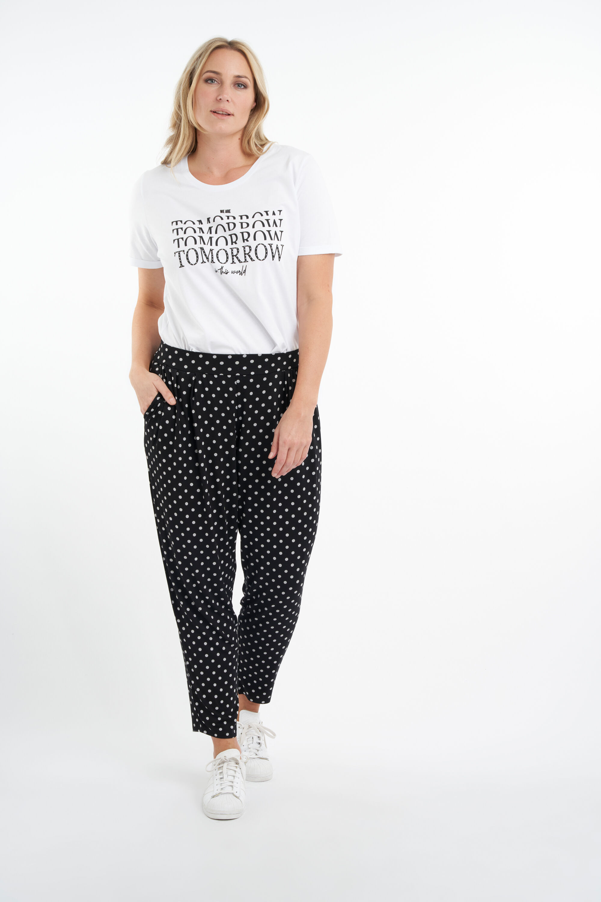 Pantalon avec motif &agrave; pois image number 6