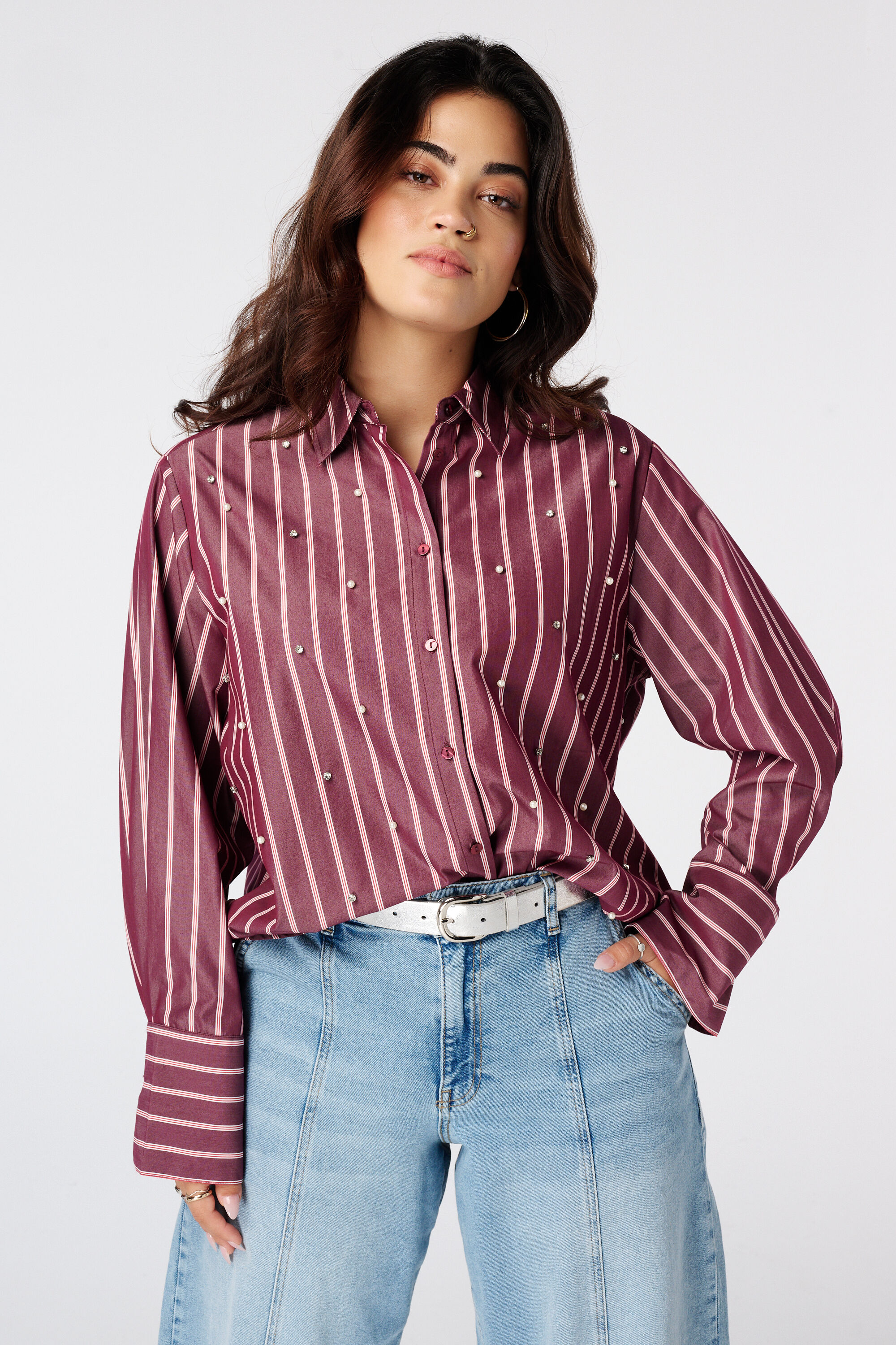 Blouse ray&eacute;e avec perles