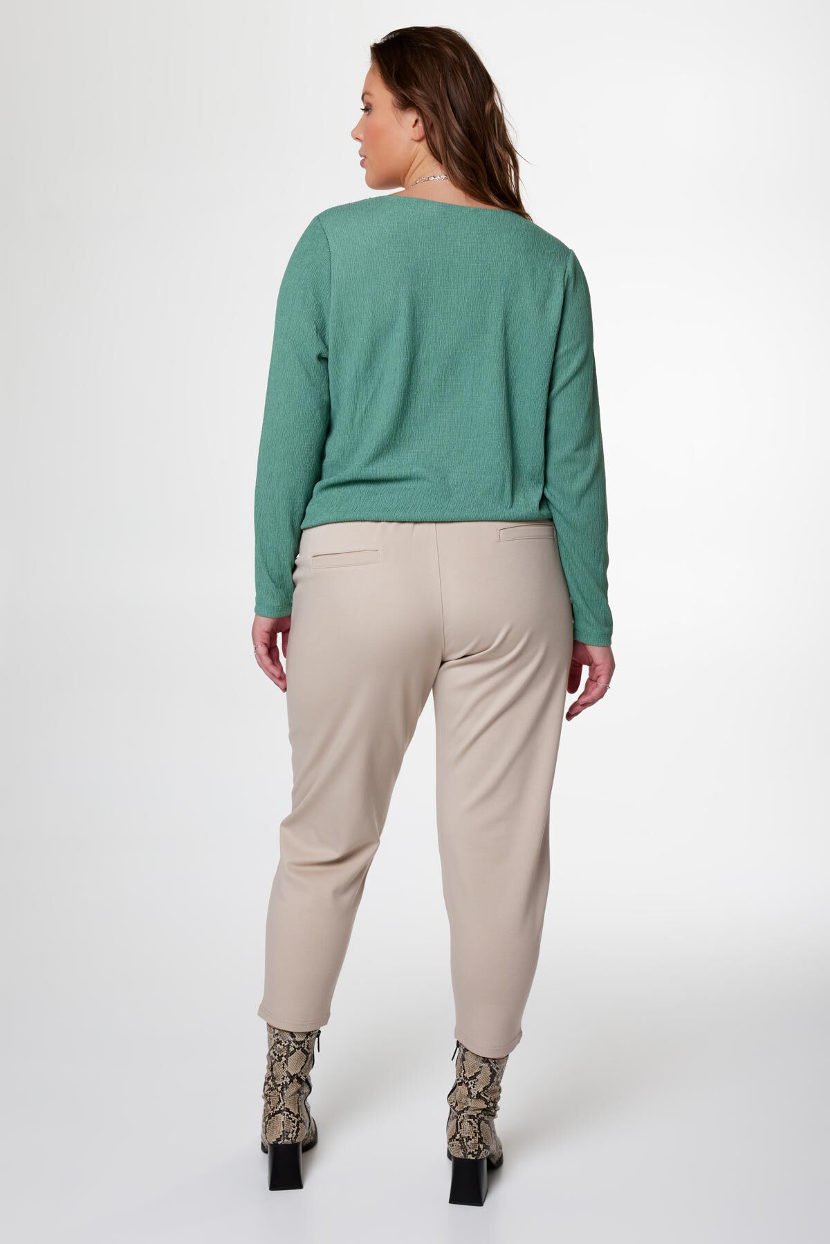 Top avec structure dans le tissu image number 3