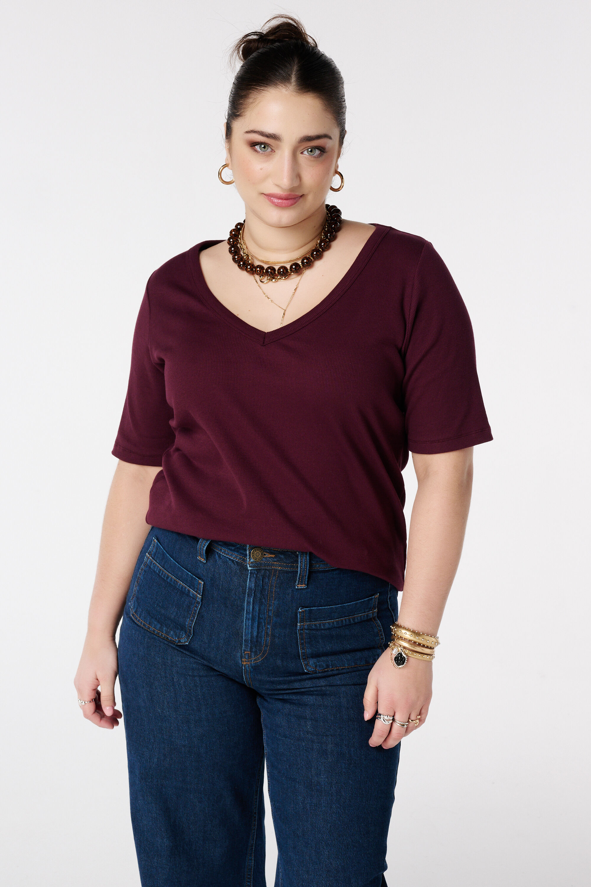 Top en maille c&ocirc;tel&eacute;e avec col en V