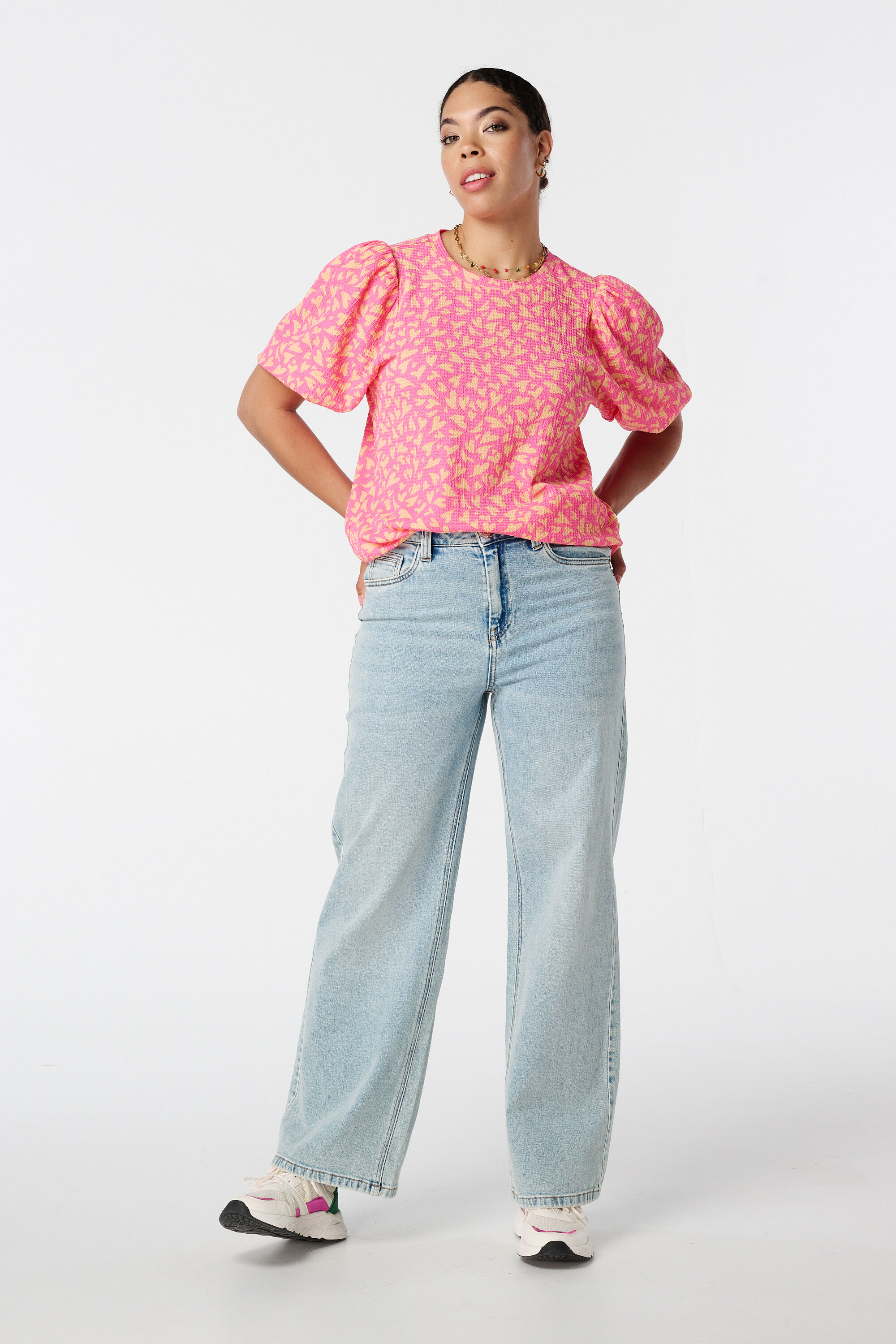 Haut &agrave; manches bouffantes image number 5