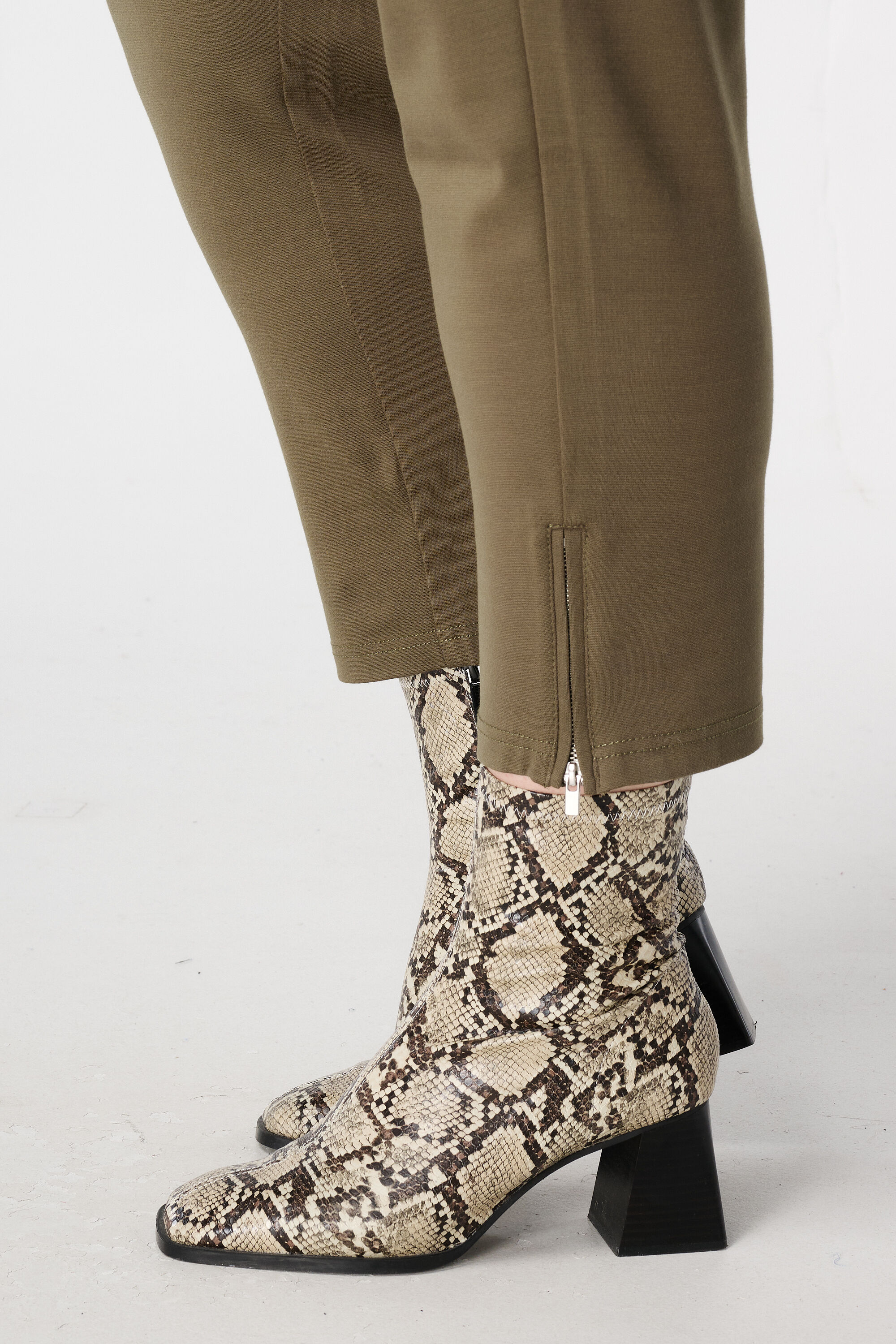 Pantalon &agrave; taille &eacute;lastique image number 4