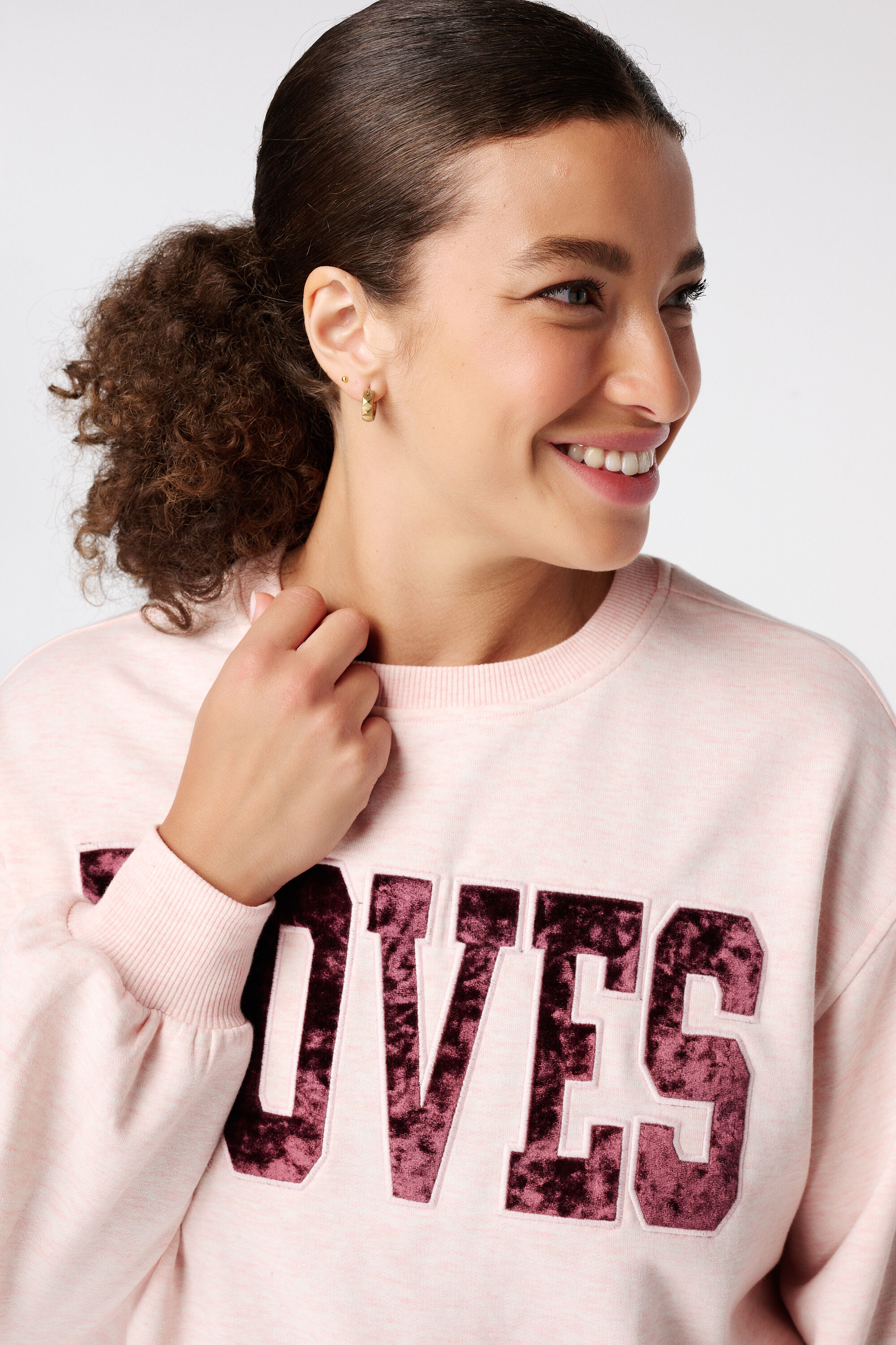 Sweat avec illustration image number 4