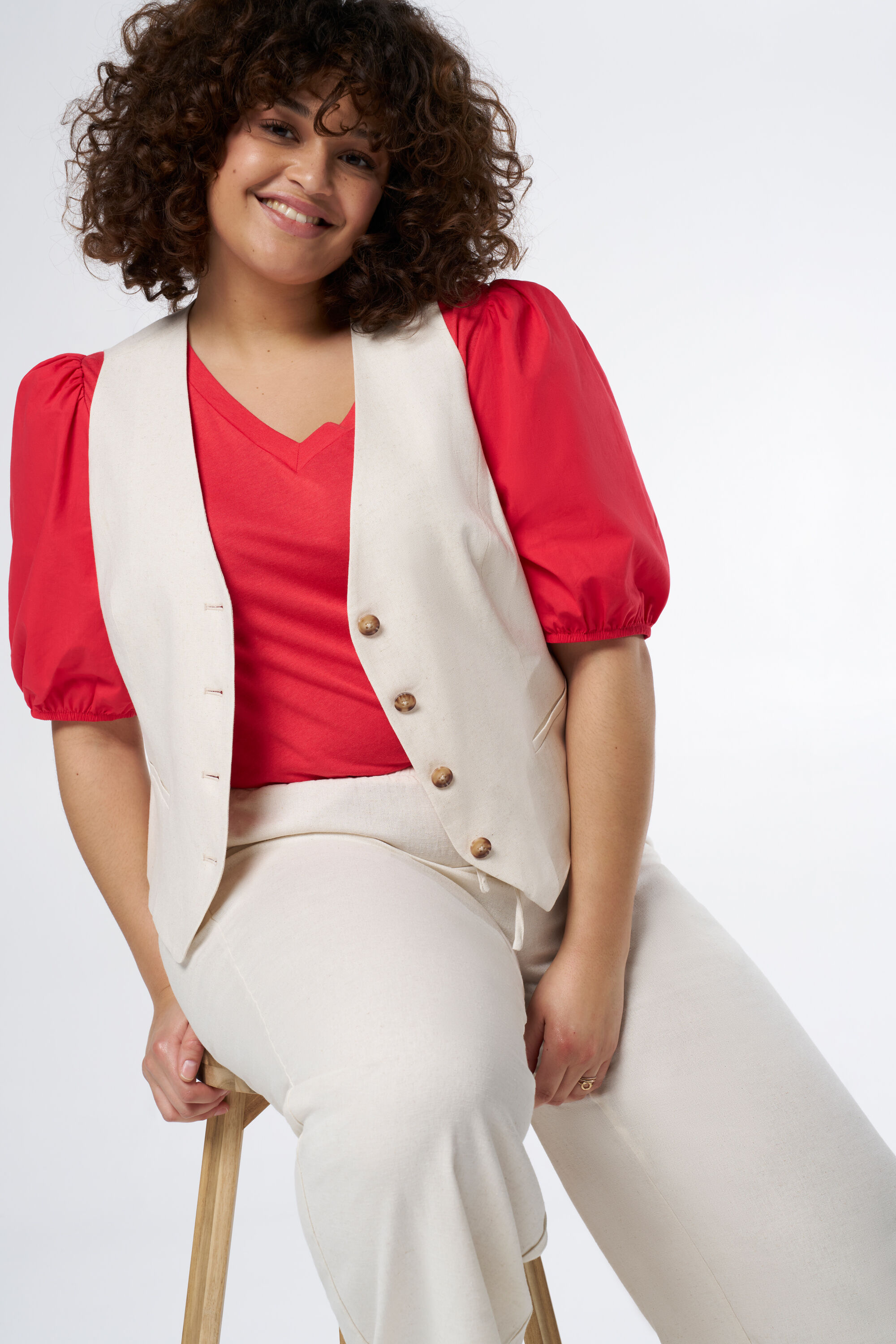 Gilet en lin avec boutons &eacute;caille image number 5