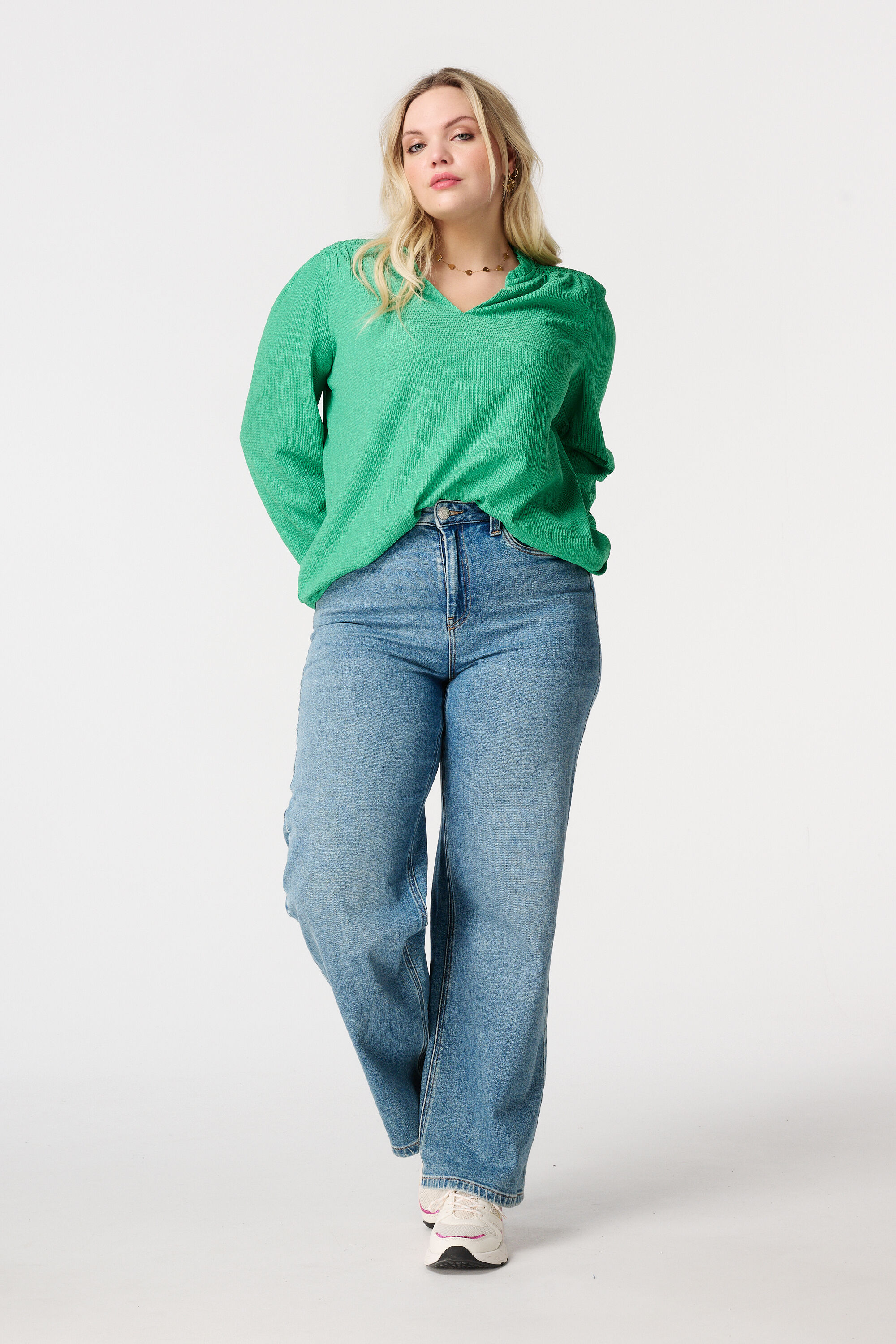 Haut textur&eacute; avec volants image number 5