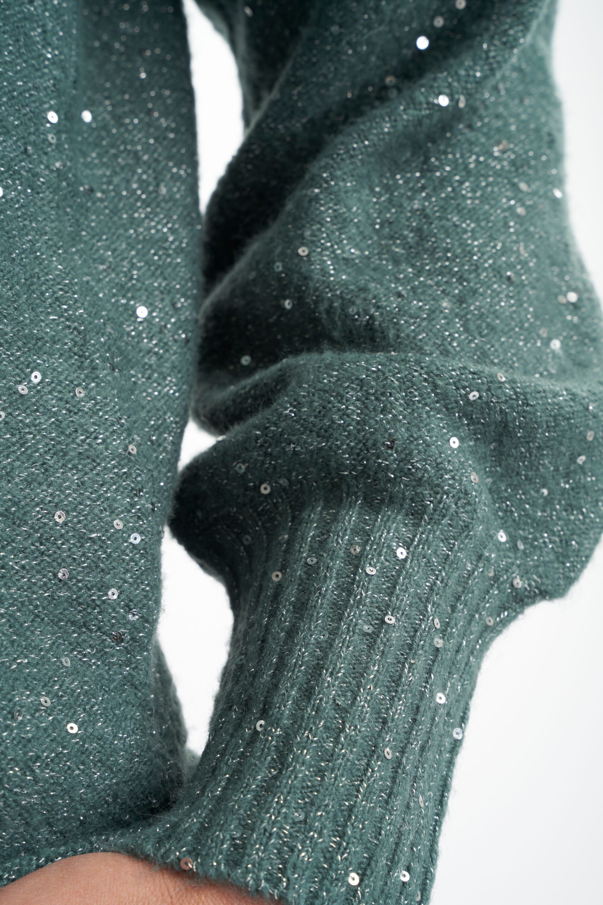 Pull &agrave; paillettes image number 5