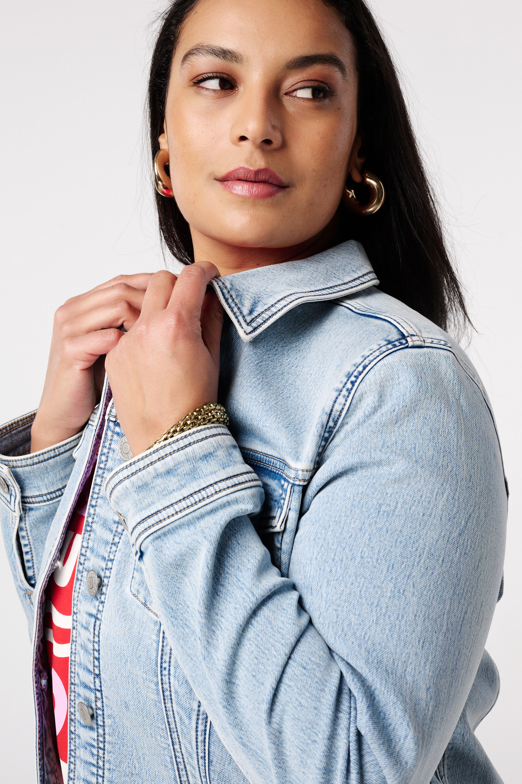 Veste en jean avec fermeture &agrave; boutons image number 4