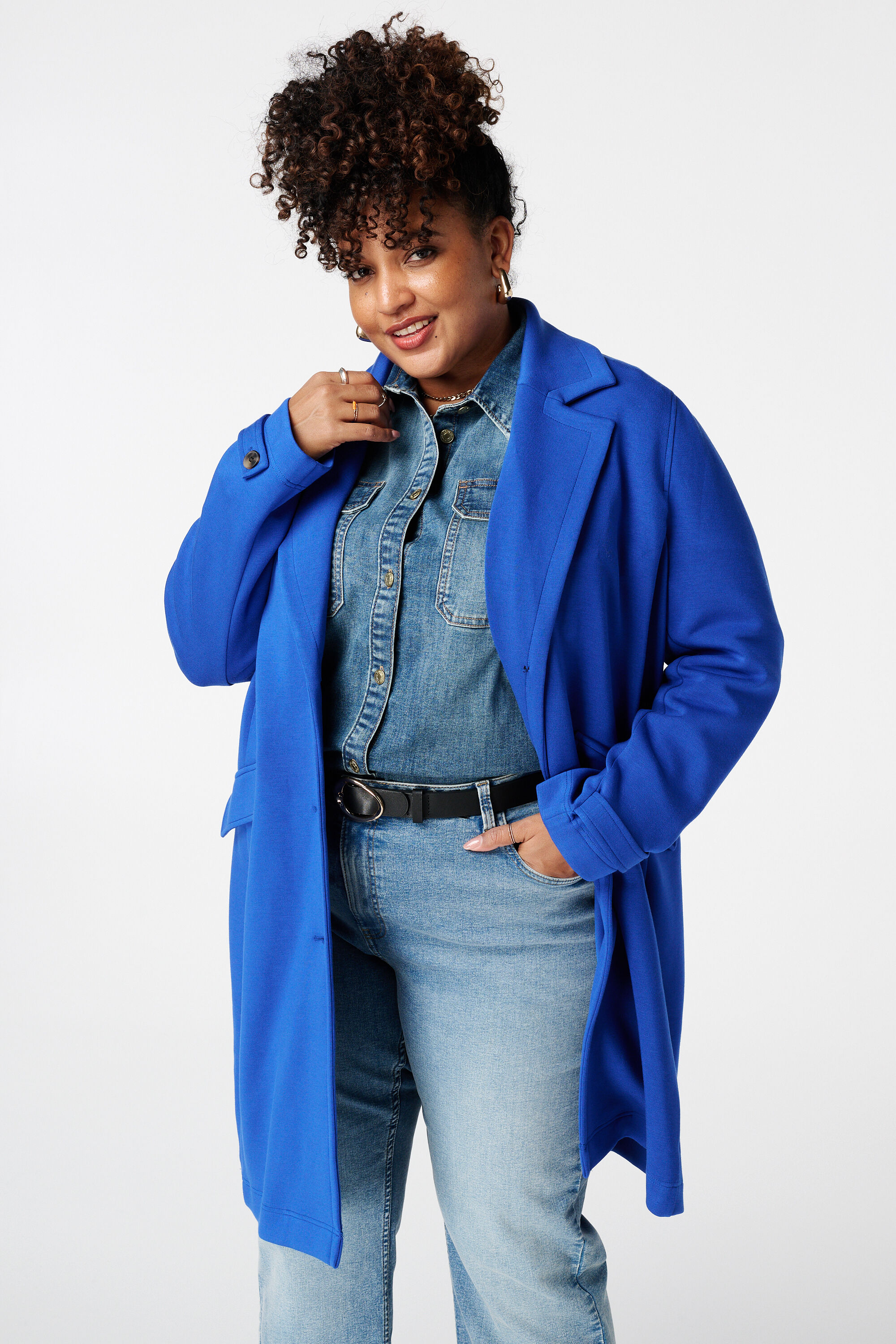 Manteau avec fermeture &agrave; boutons