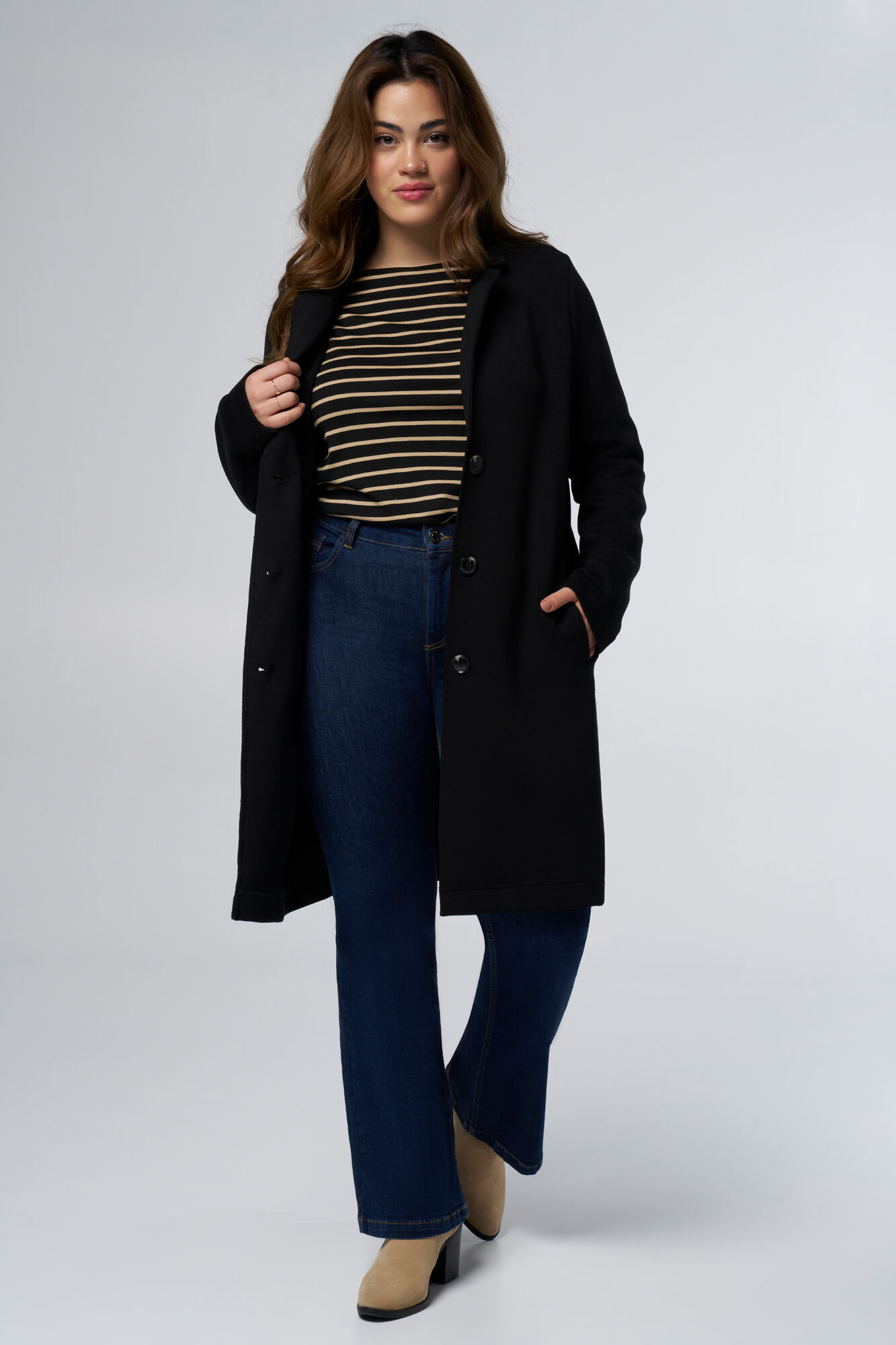 Manteau avec fermeture boutonn&eacute;e  image number 5