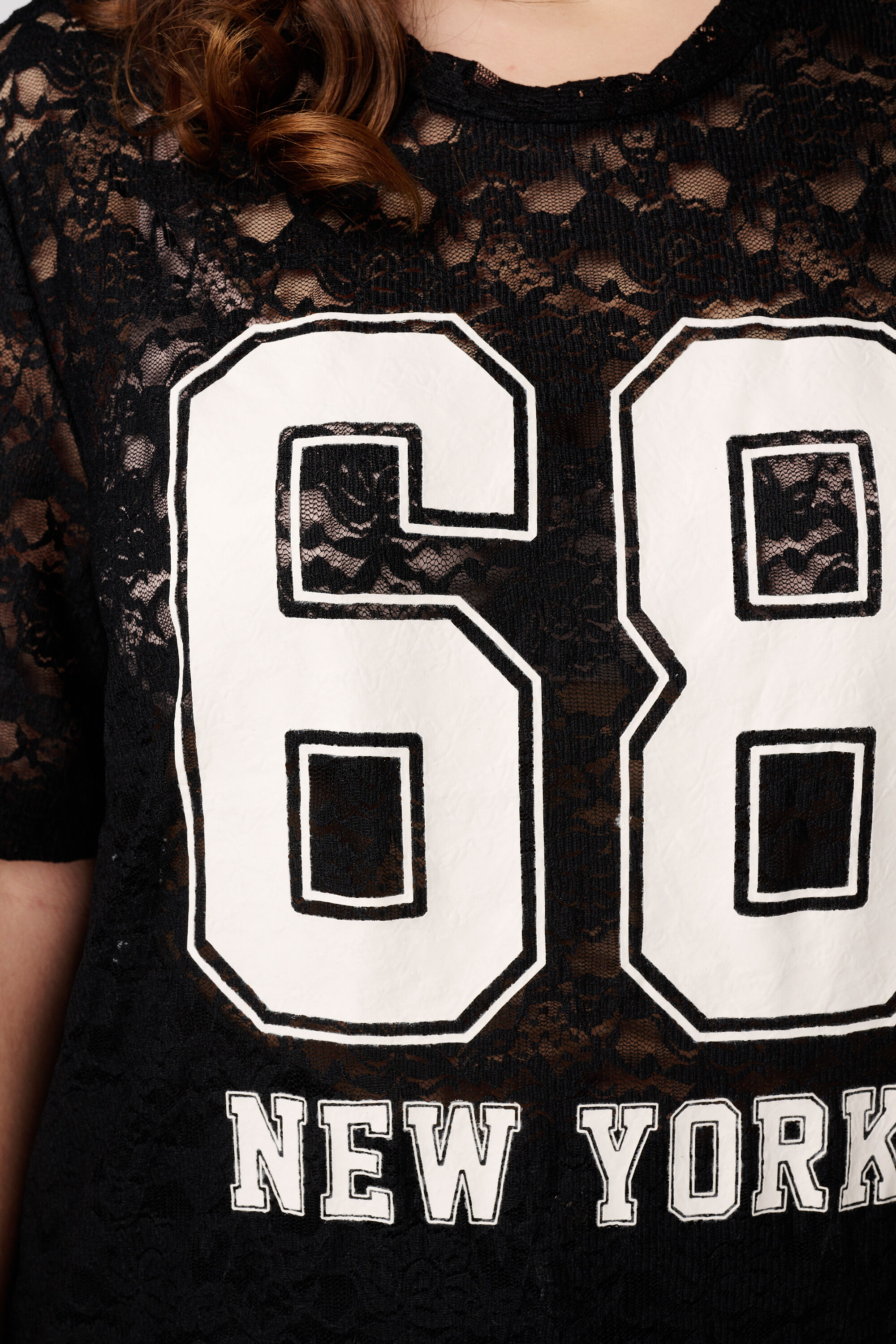 T-shirt sportif en dentelle image number 6