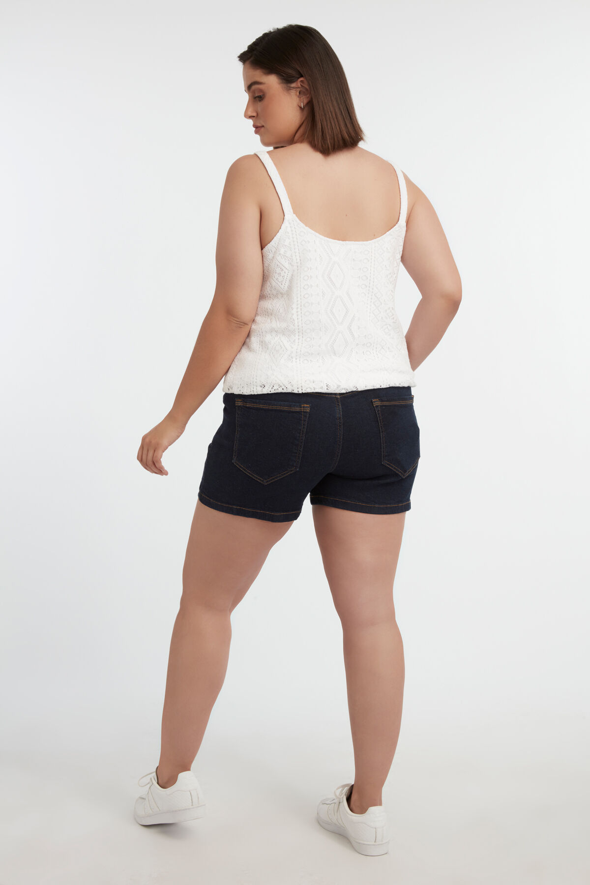 Short avec boutons image number 4