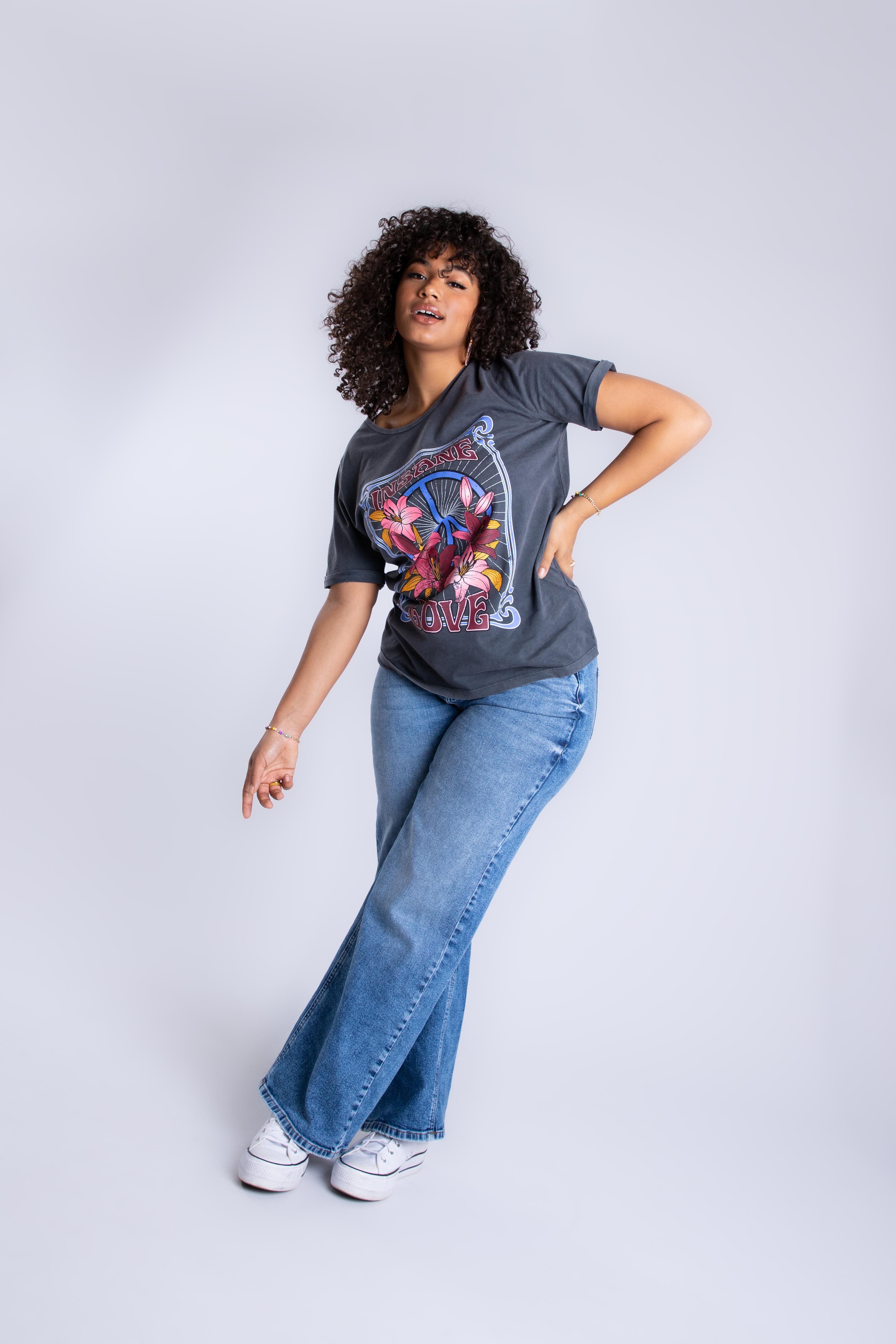 Jeans taille haute &agrave; jambes larges image number 6