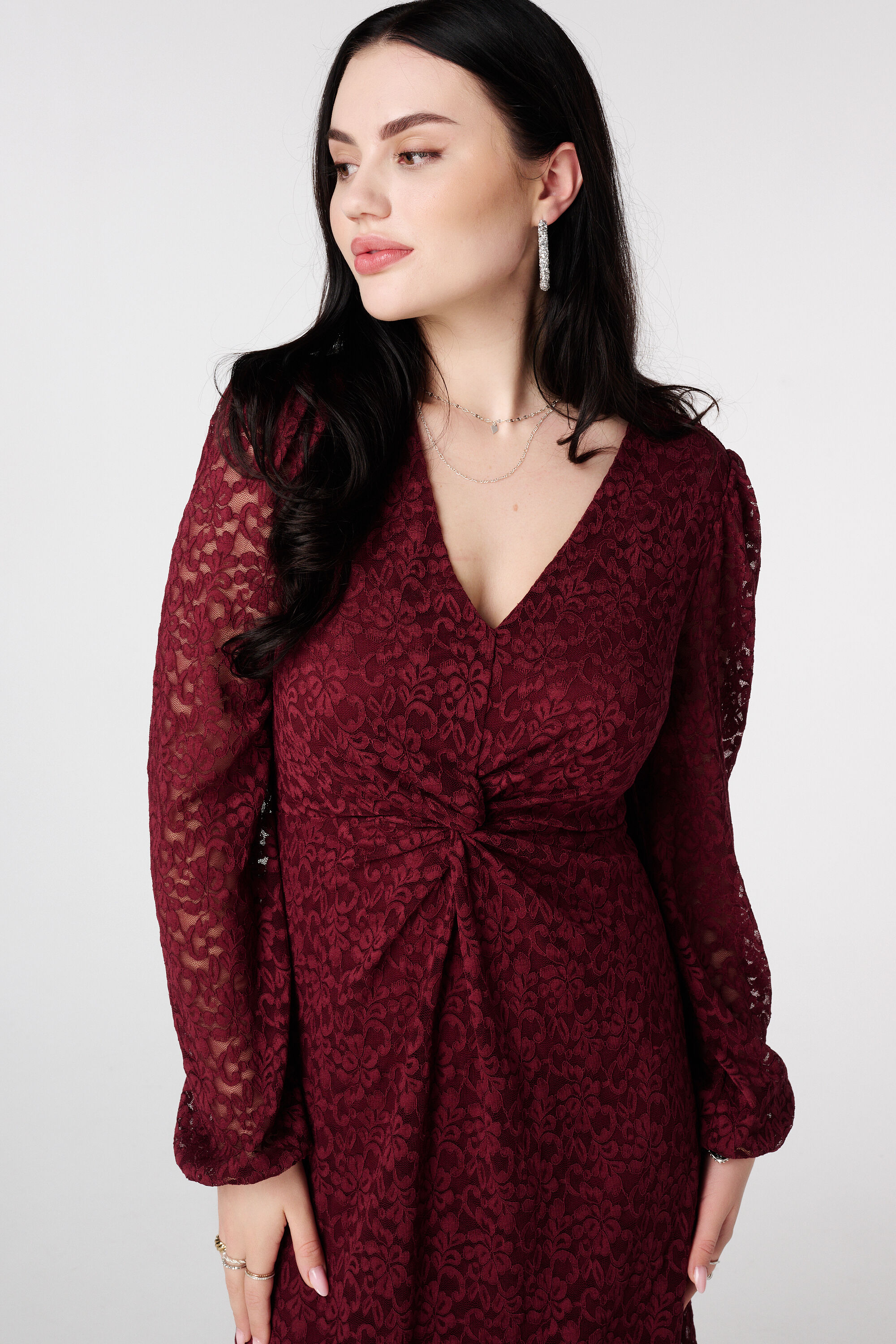 Robe en dentelle avec d&eacute;tail boutonn&eacute; image number 4