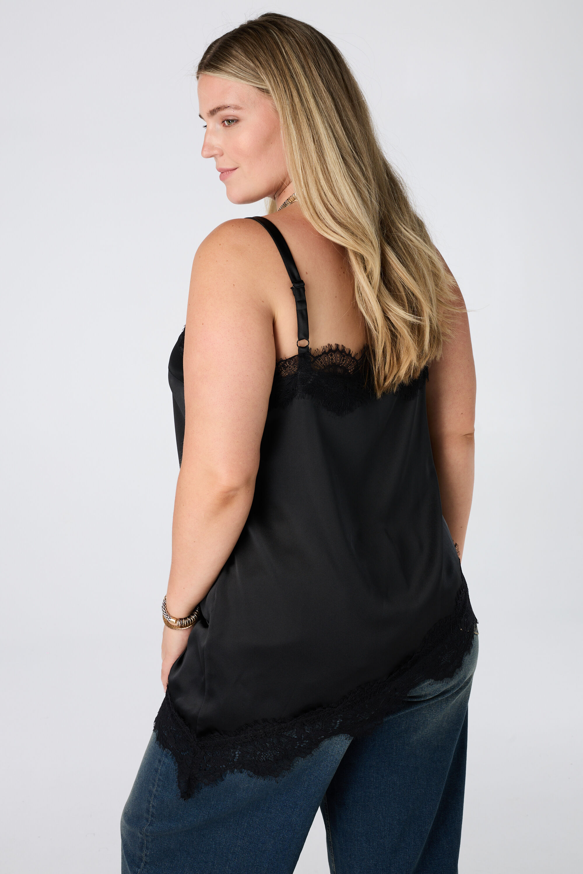 Blouse asym&eacute;trique avec dentelle image number 1
