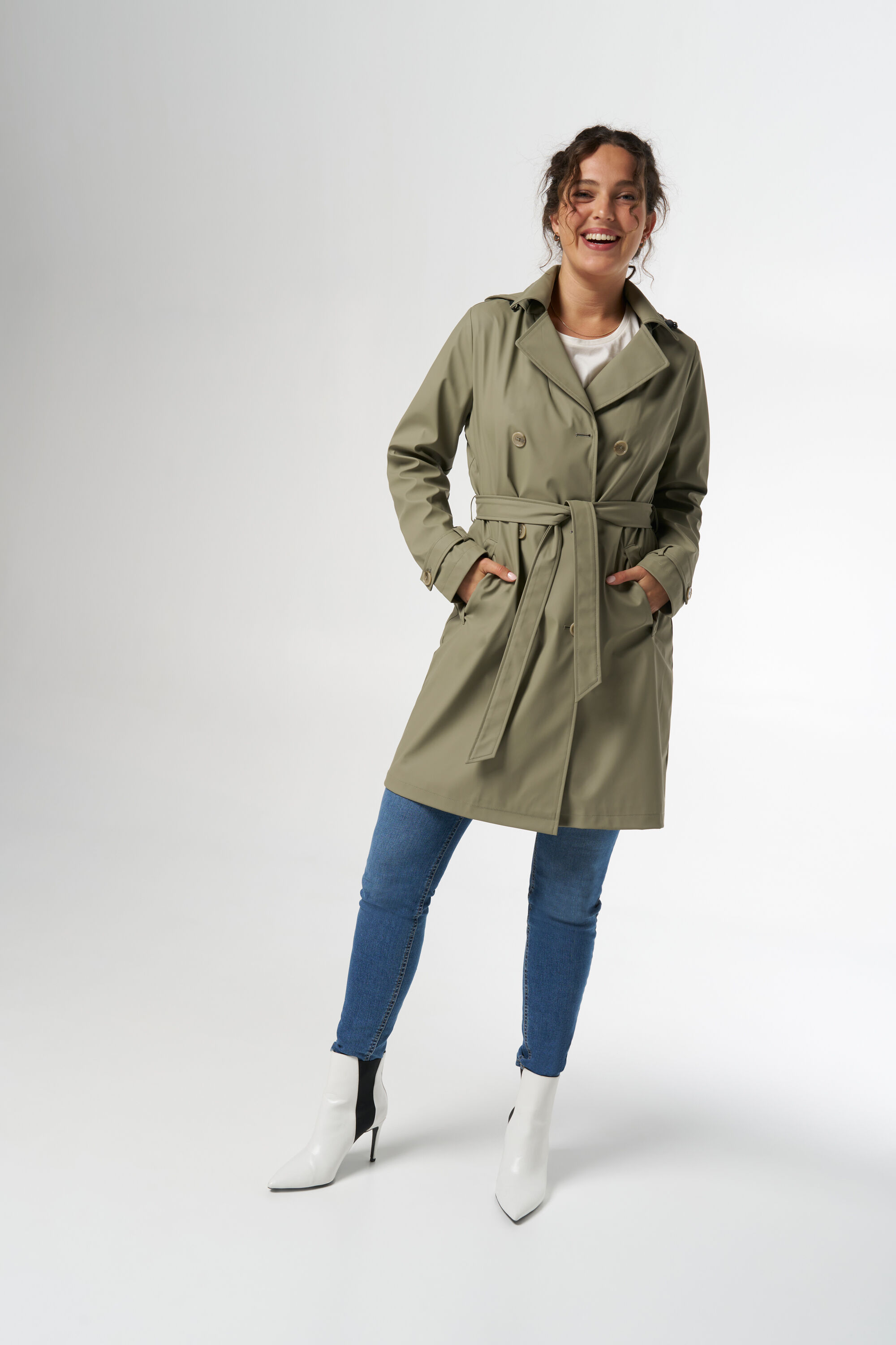 Trench imperm&eacute;able image number 5