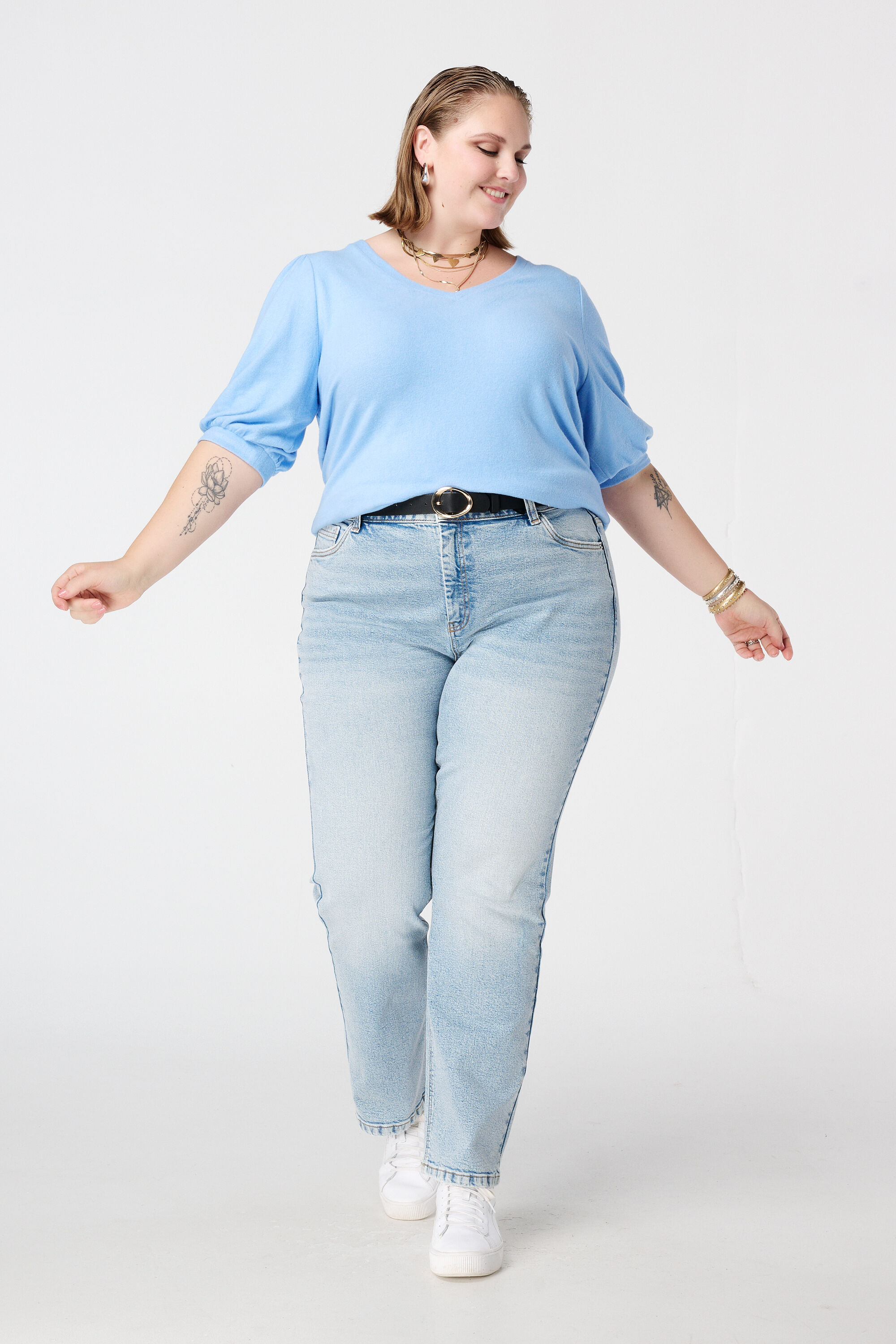 Top &agrave; manches ballon court  image number 5