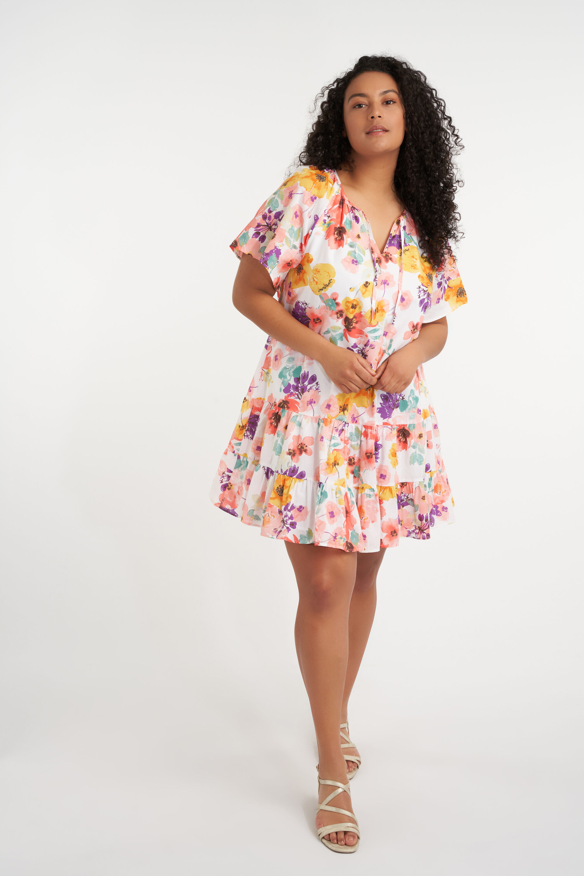 Robe courte et &eacute;vas&eacute;e &agrave; imprim&eacute; image number 5