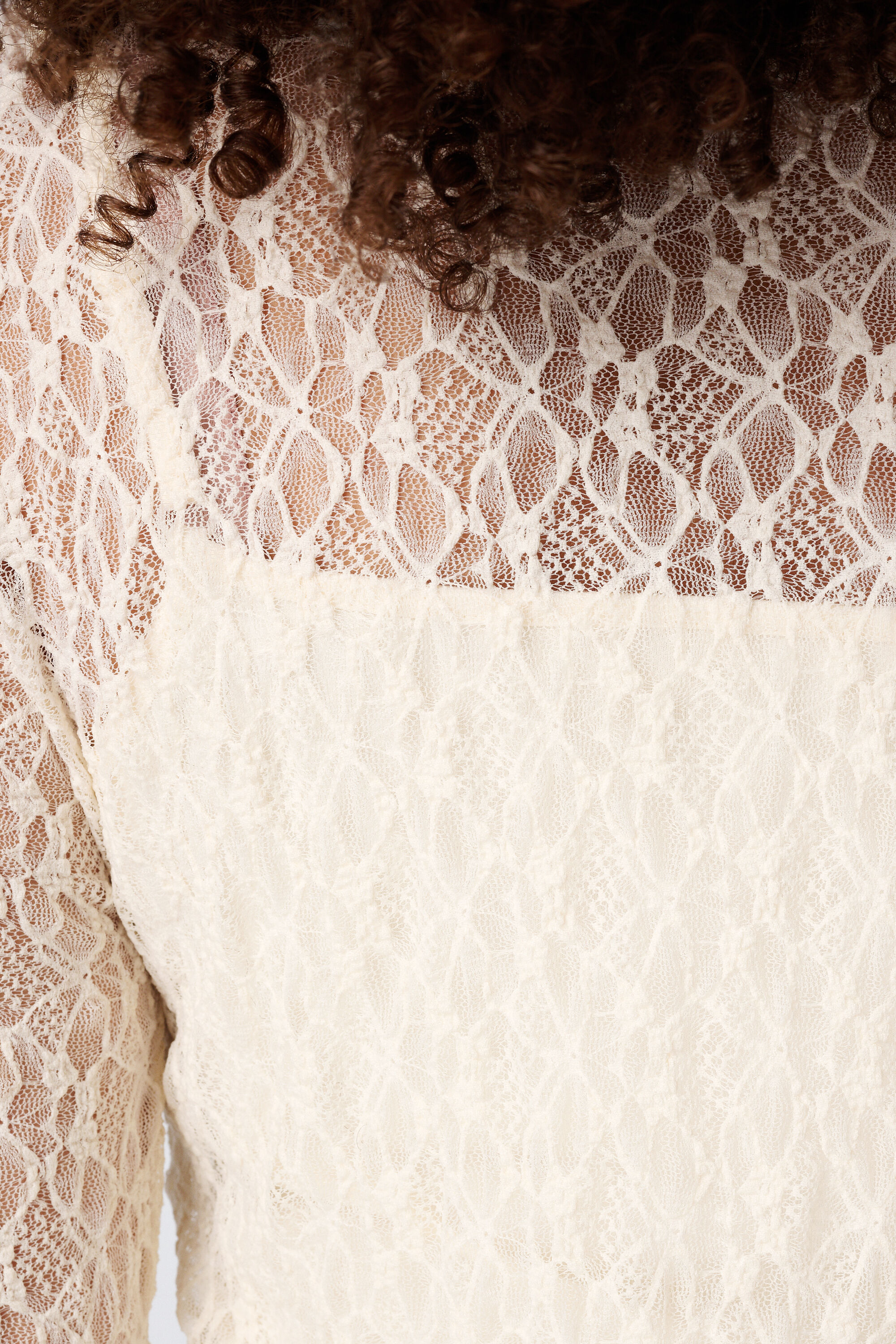 Top en dentelle image number 6