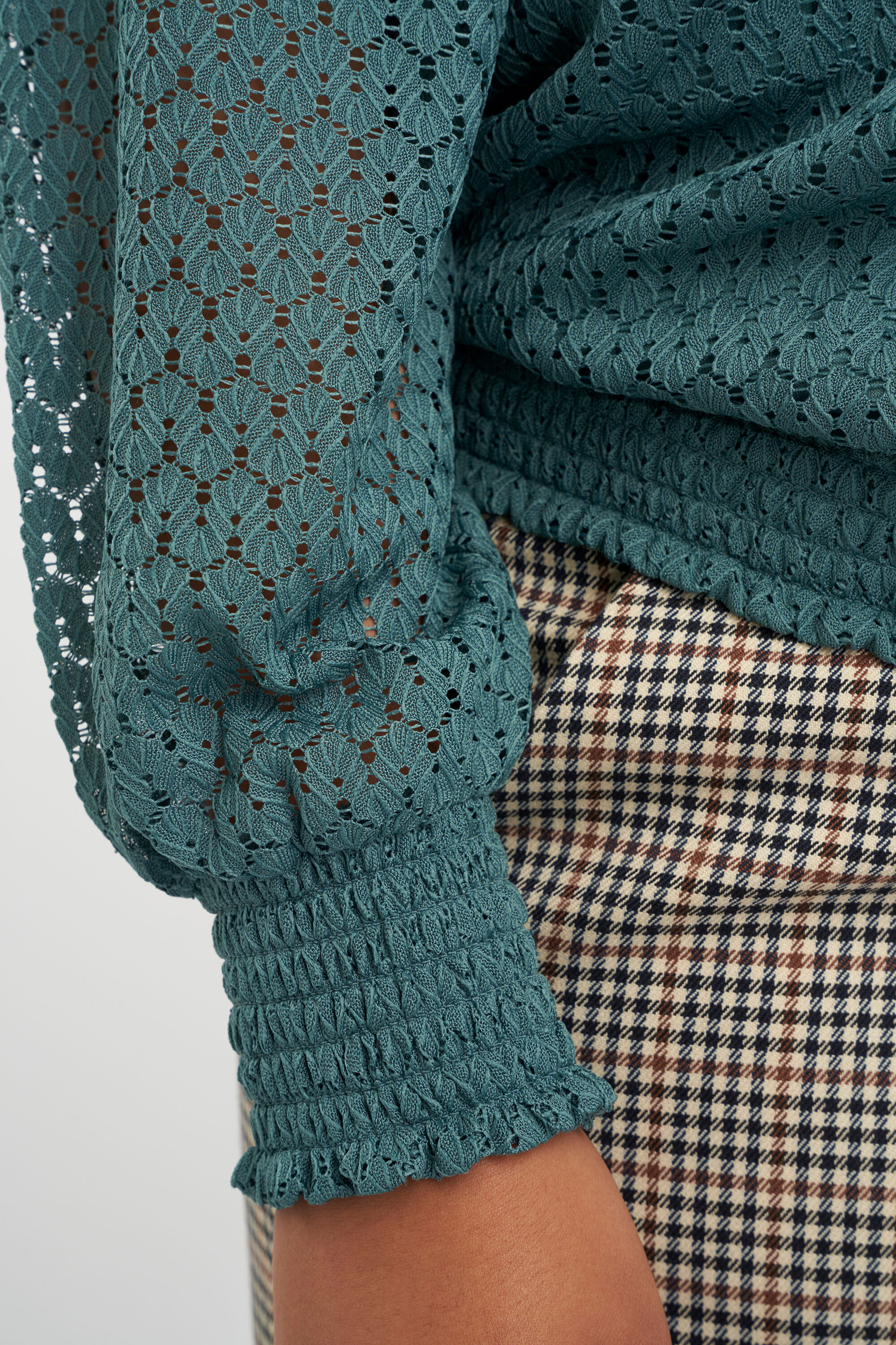 Haut en dentelle image number 5