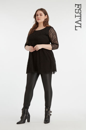 Haut en dentelle avec bretelles crois&eacute;es