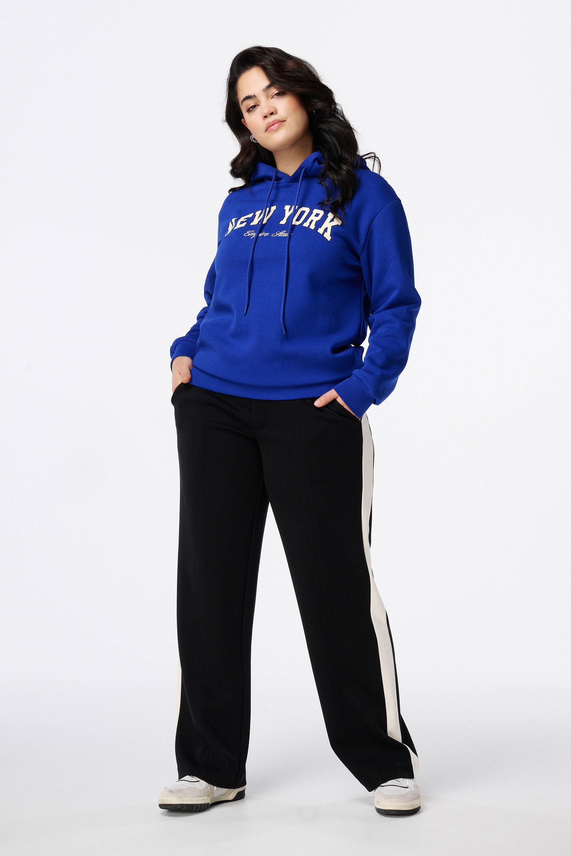 Sweat &agrave; capuche avec texte image number 5