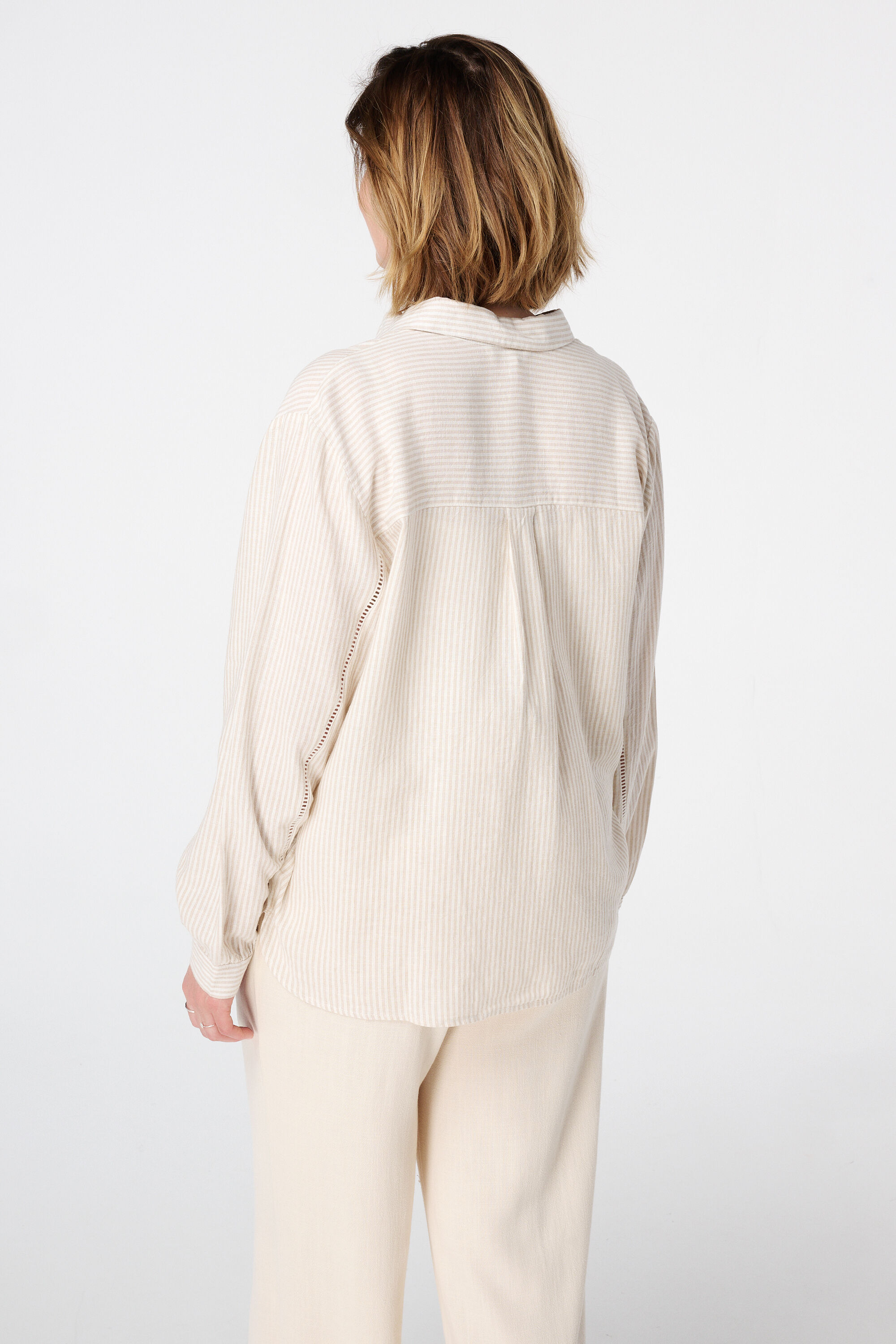 Chemisier en lin avec un motif ray&eacute; image number 3