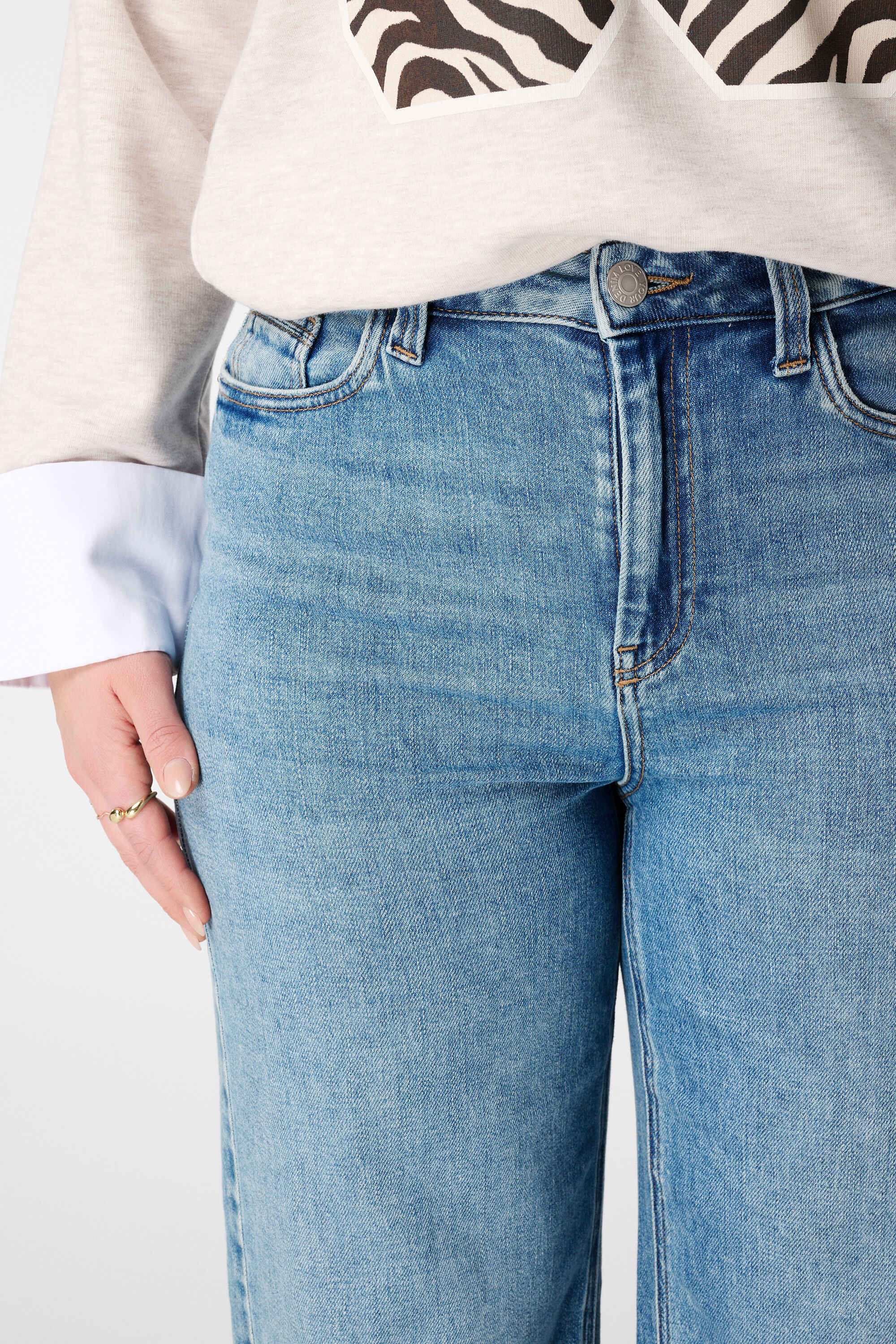 Jean &eacute;vas&eacute; IVY image number 4