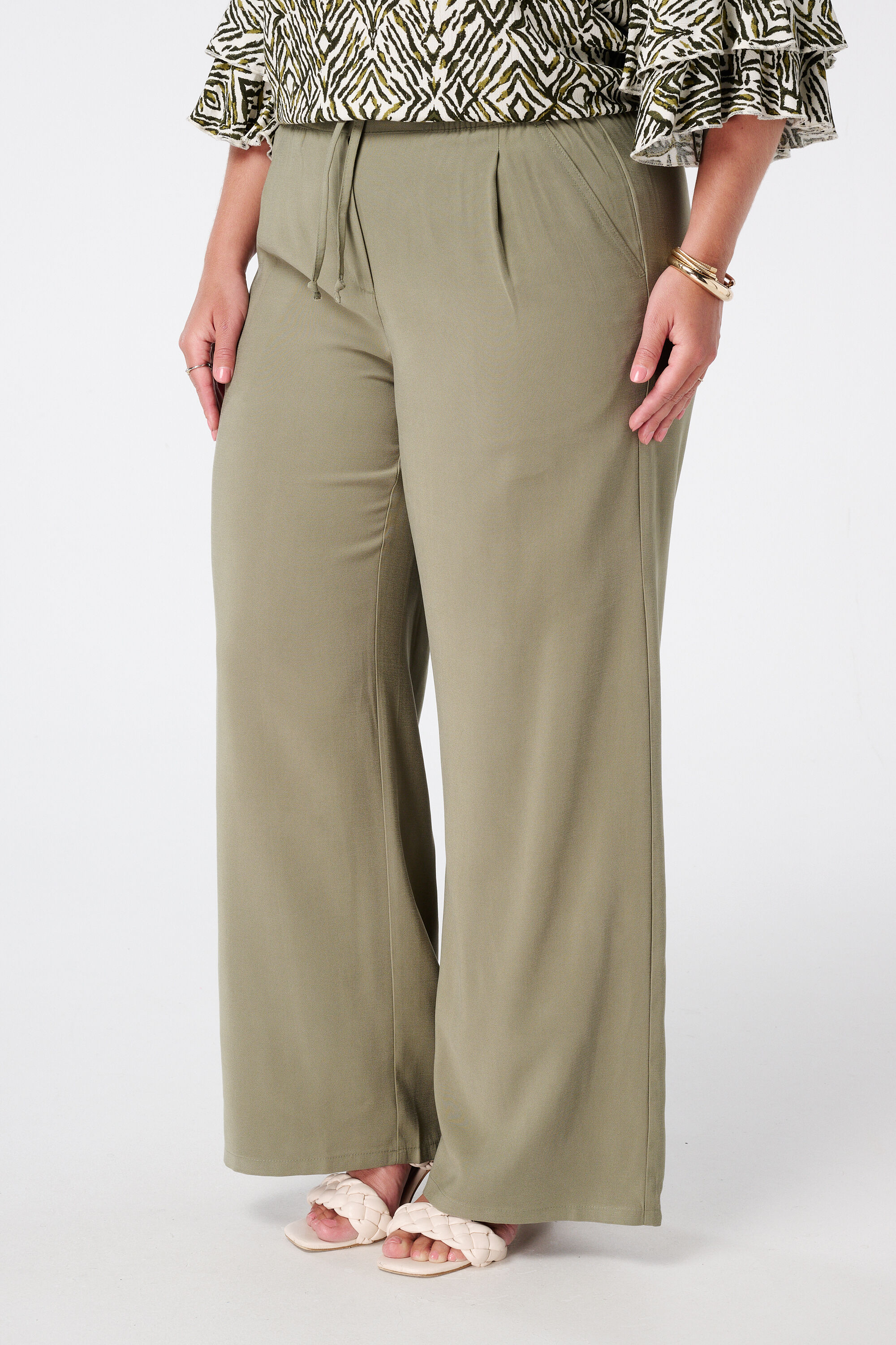 Pantalon large avec taille &eacute;lastique image number 5