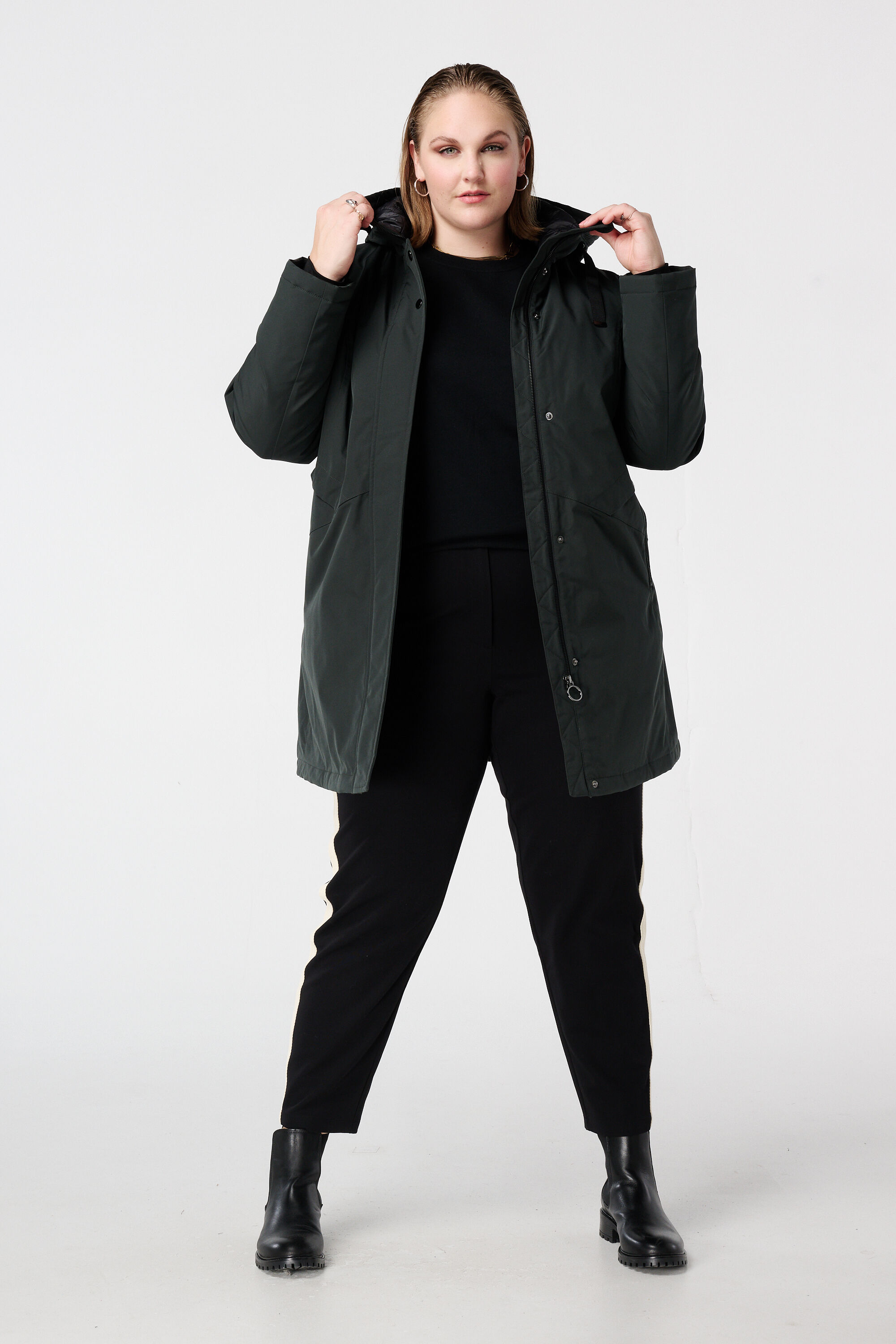 Veste imperm&eacute;able avec capuche image number 5