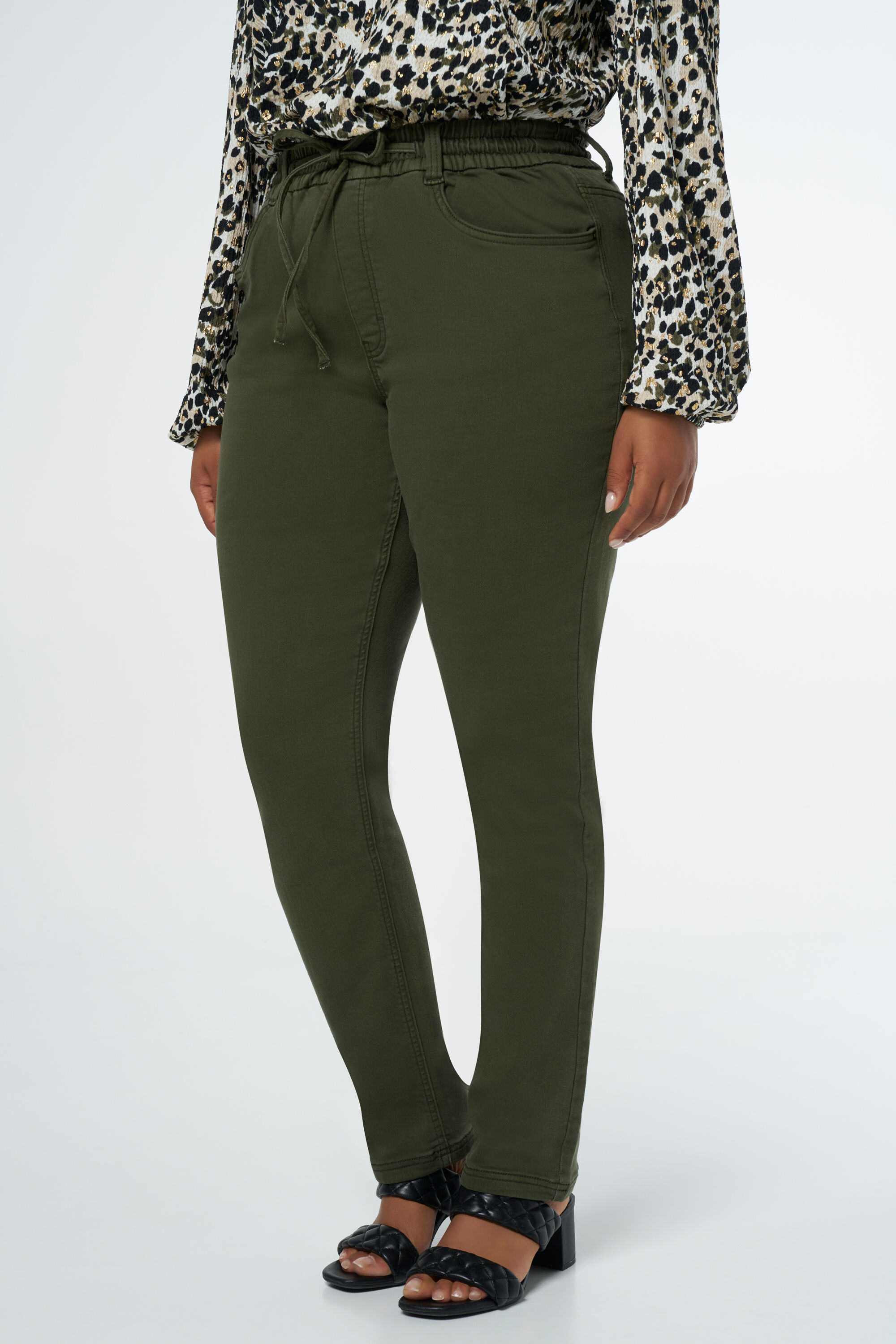 Pantalon jogger en denim image number 5