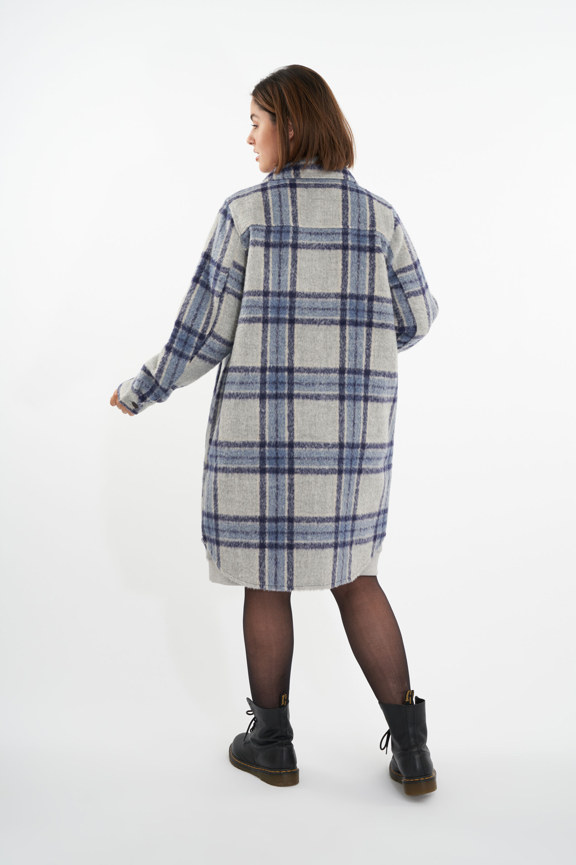 Veste-chemise &agrave; carreaux  image number 4