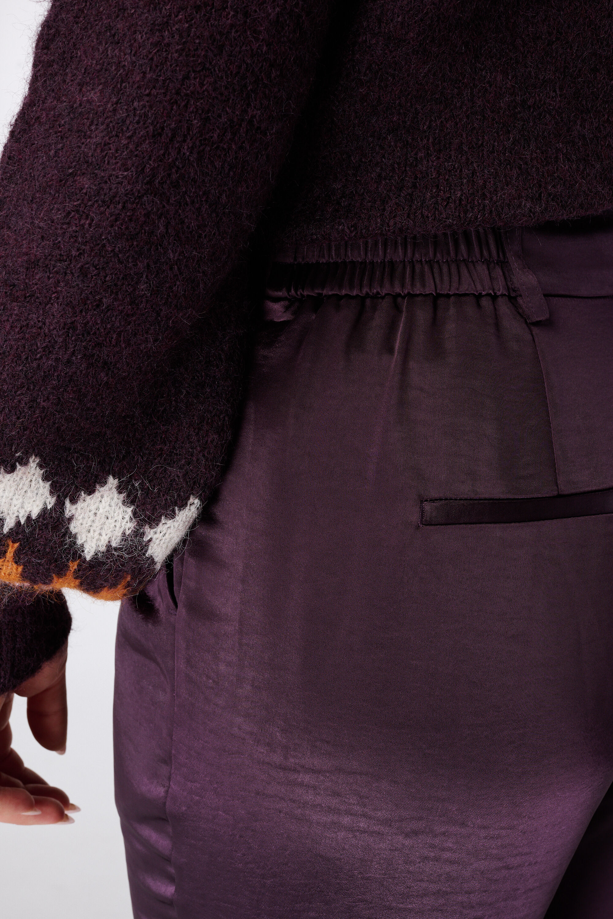 Pantalon aspect satin&eacute; image number 4
