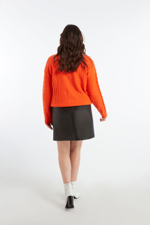 Pull en maille torsadée image number 6