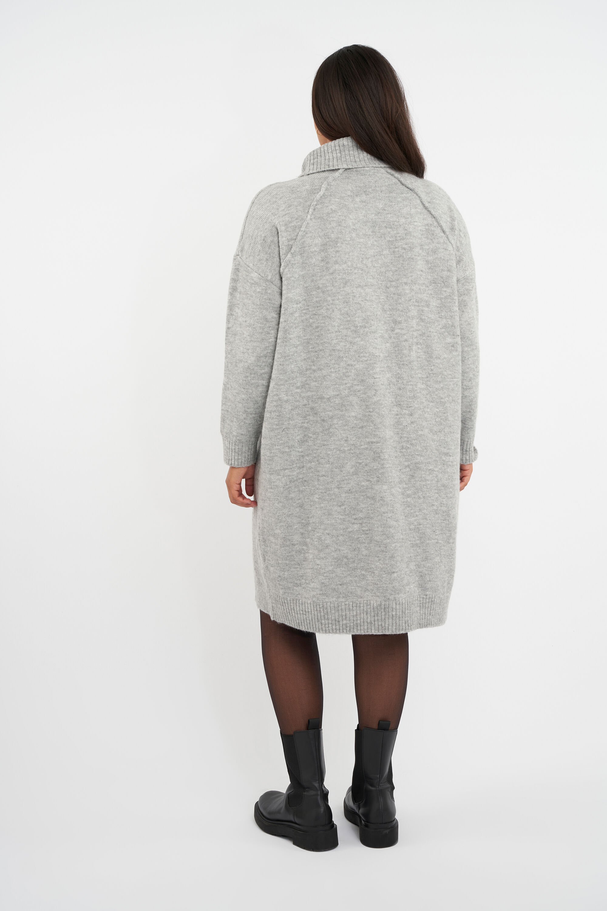 Robe en maille avec col roul&eacute;    image number 4