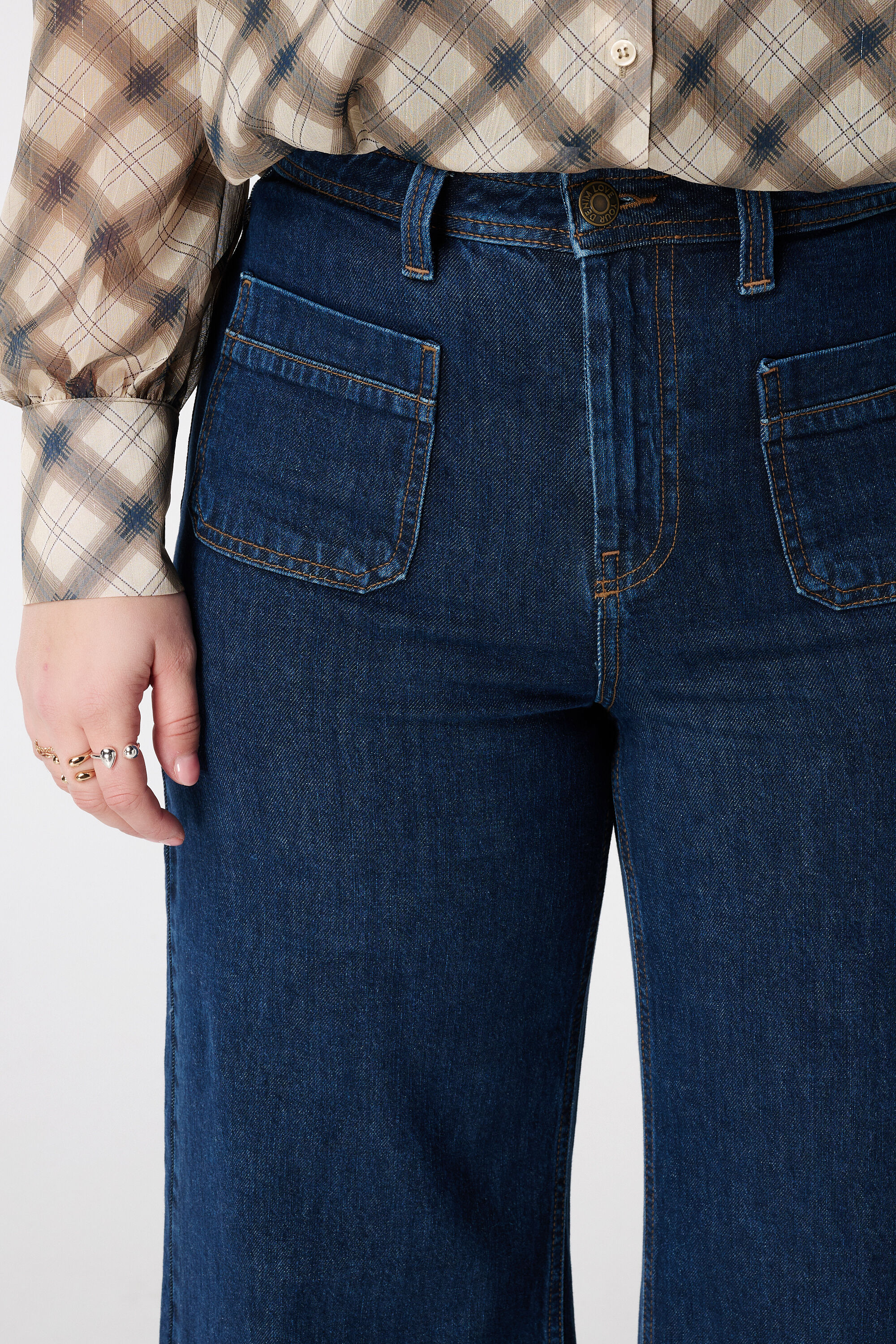 Jean large avec poches et surpiq&ucirc;res image number 4