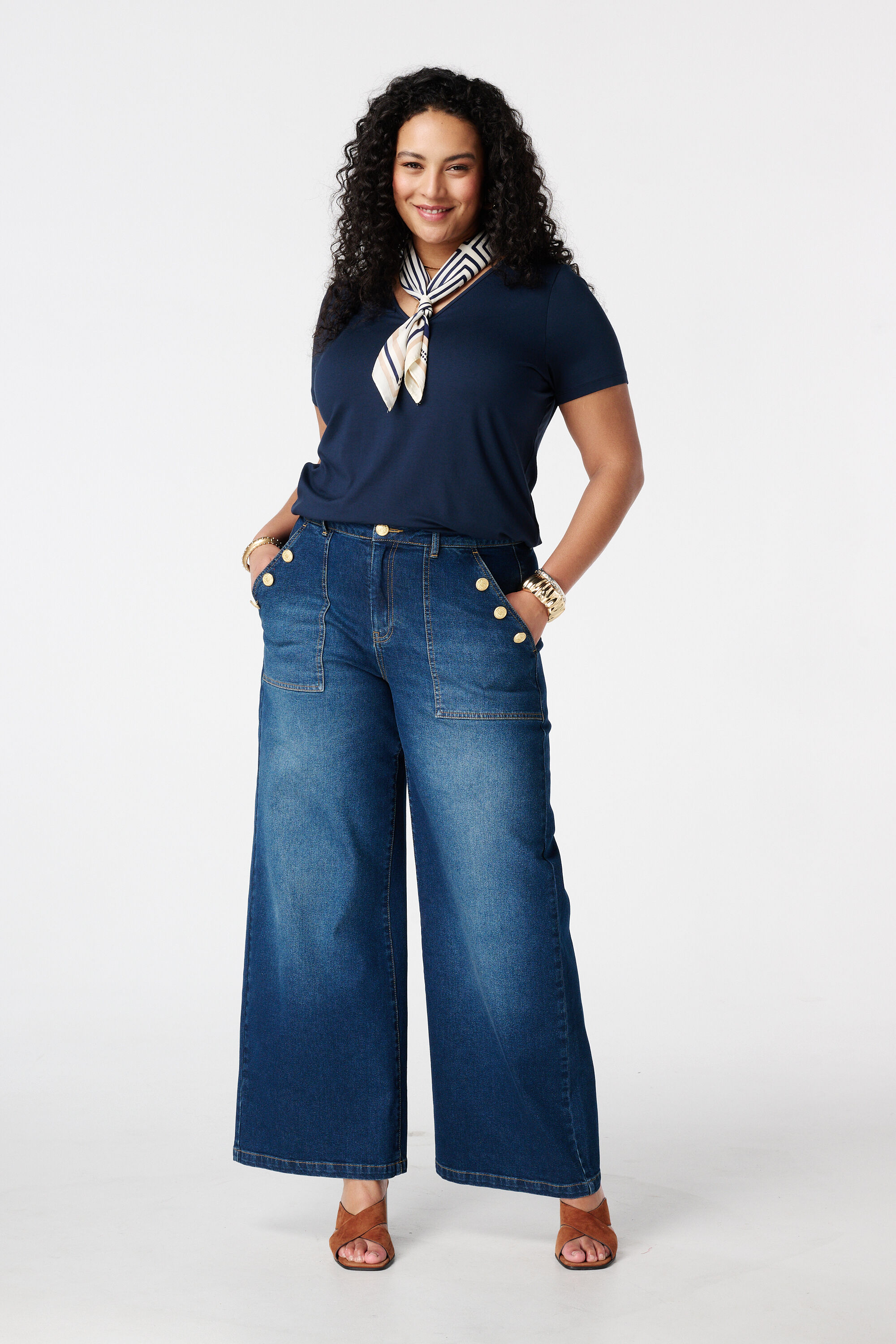 T-shirt &agrave; col en V image number 3