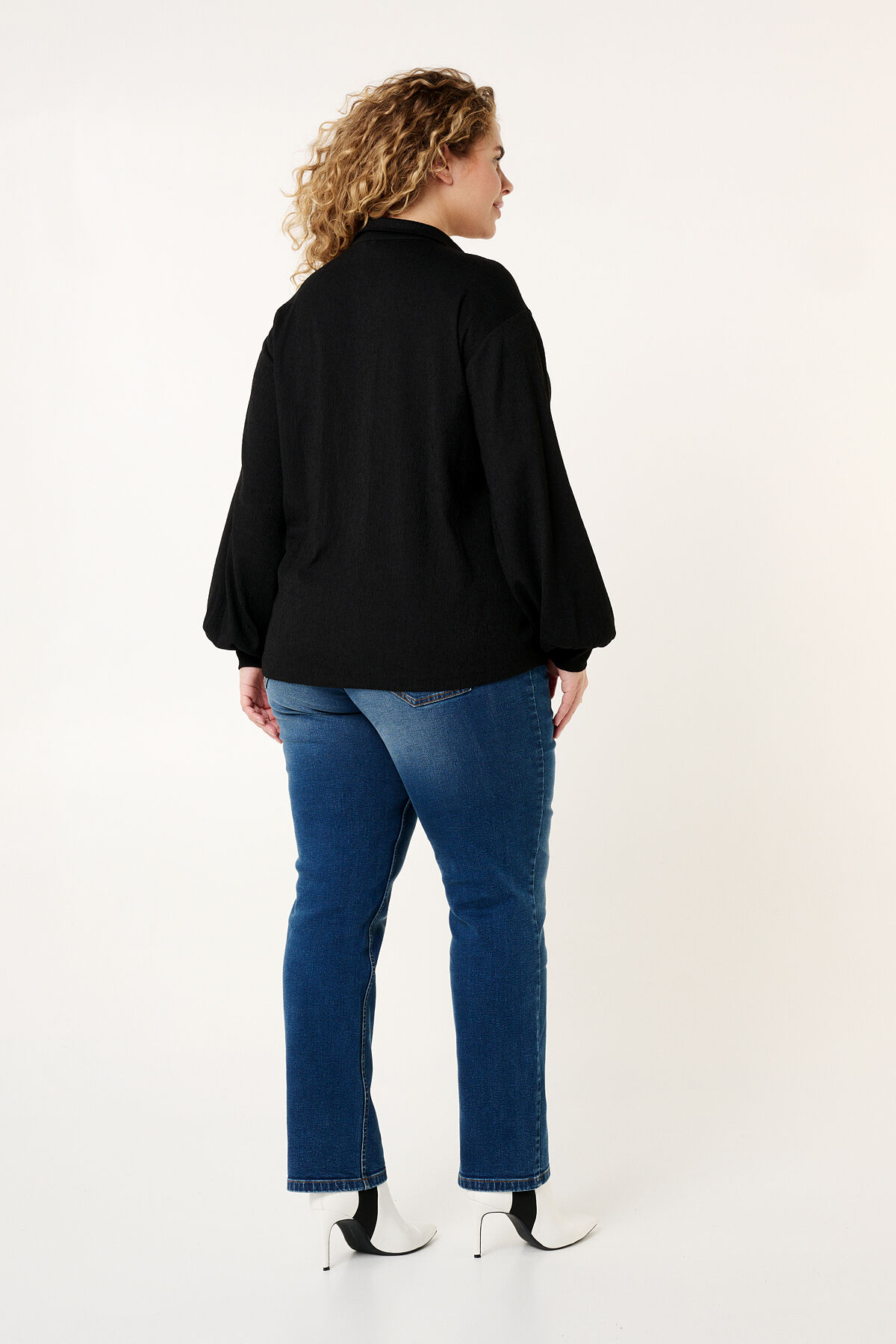 Haut avec boutons image number 3