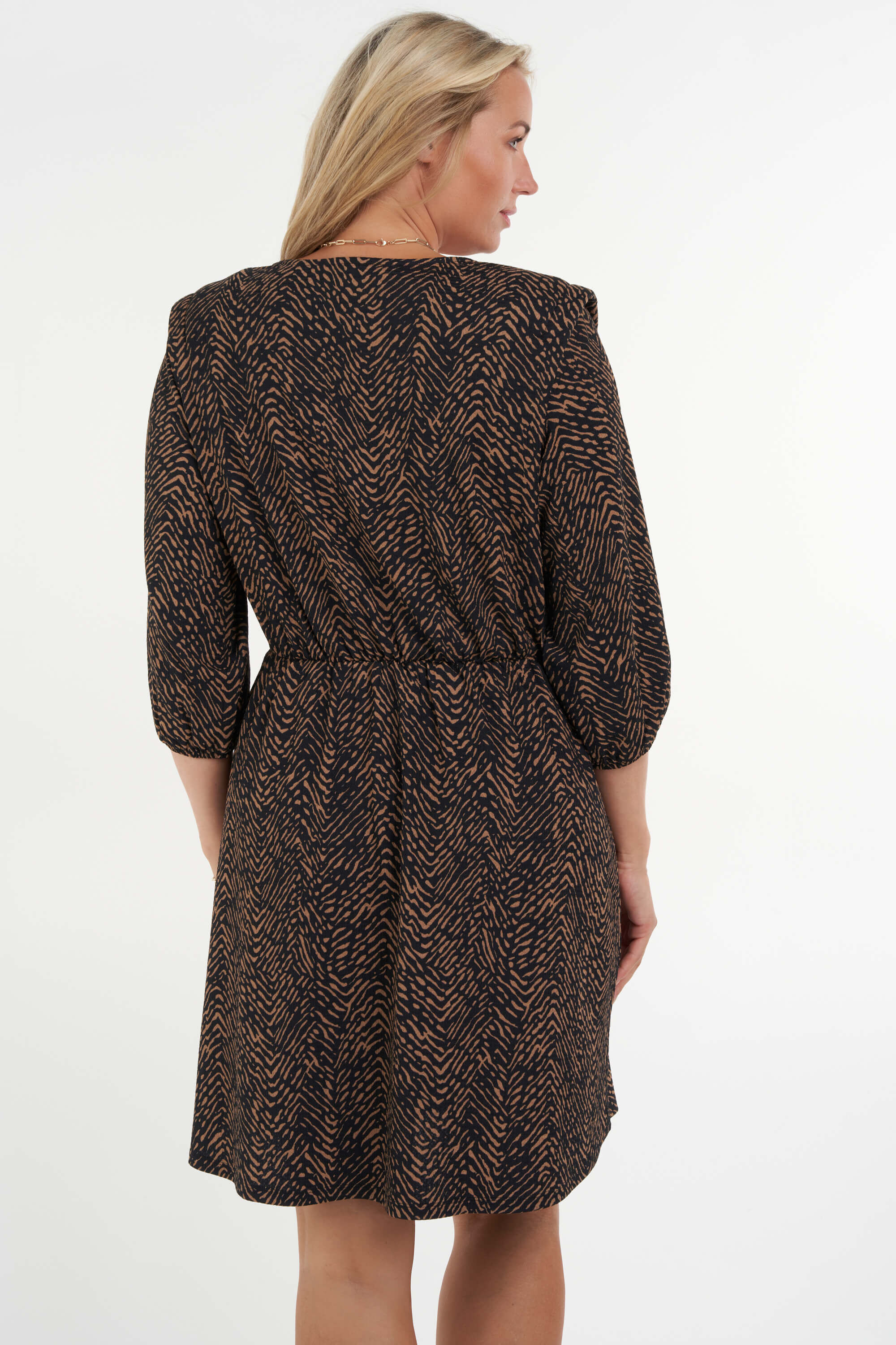 Robe avec rembourrage des &eacute;paules image number 3