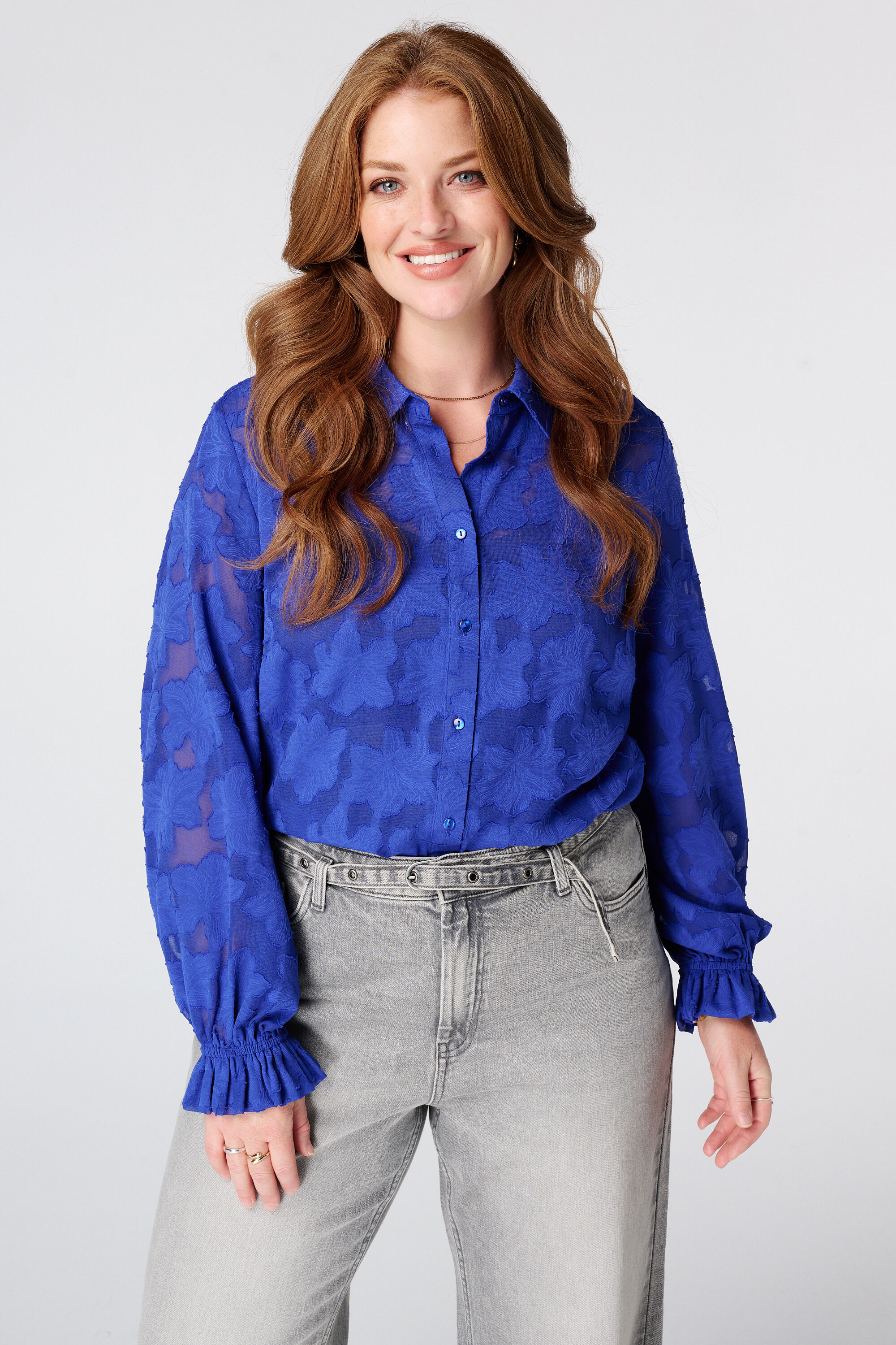 Blouse transparente &agrave; motif floral image number 0