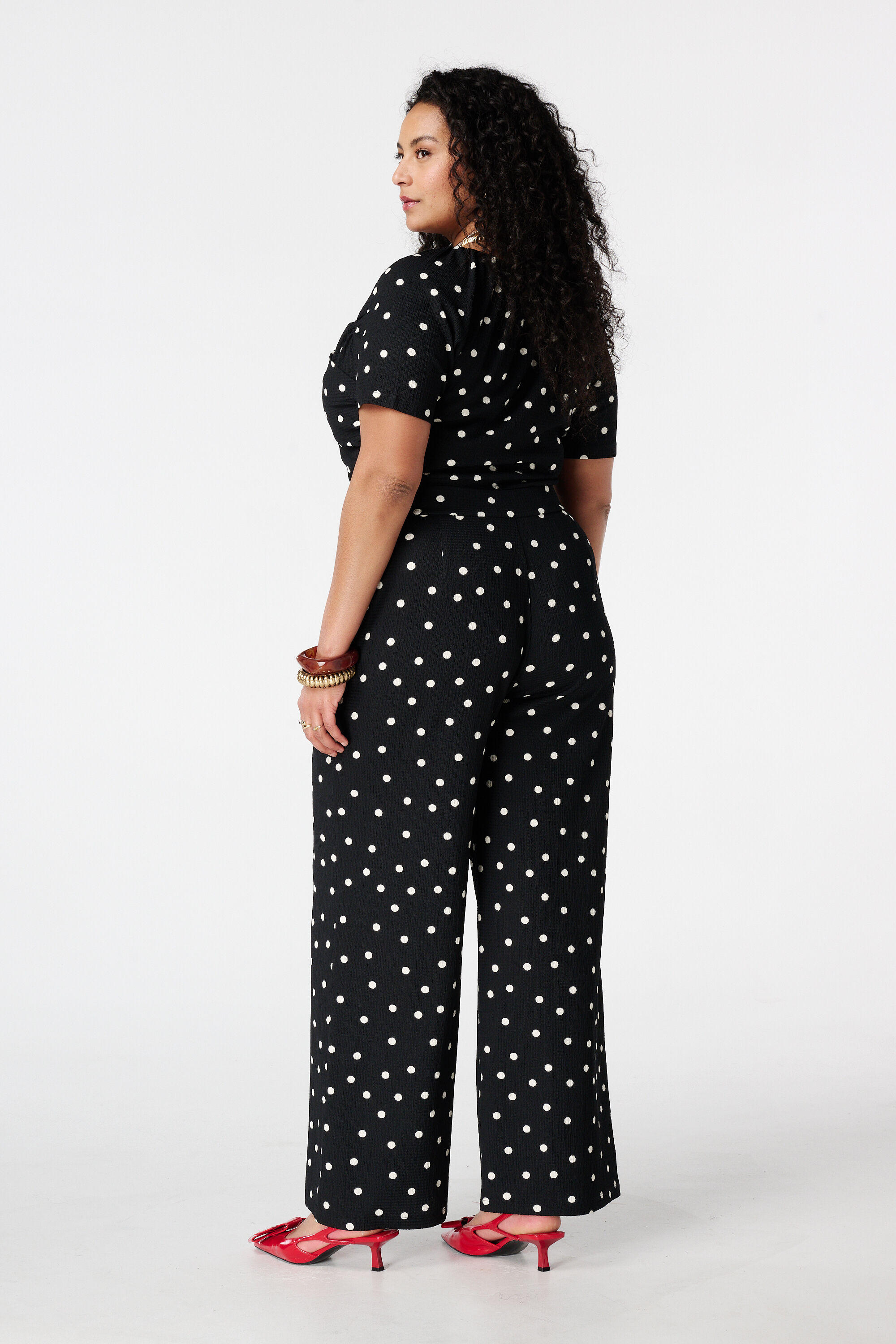 Combinaison &eacute;paules d&eacute;nud&eacute;es image number 3