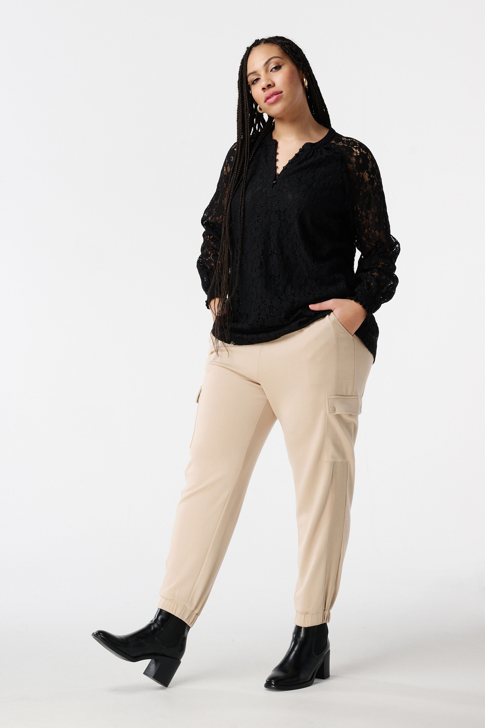 Haut en dentelle avec manches longues image number 5