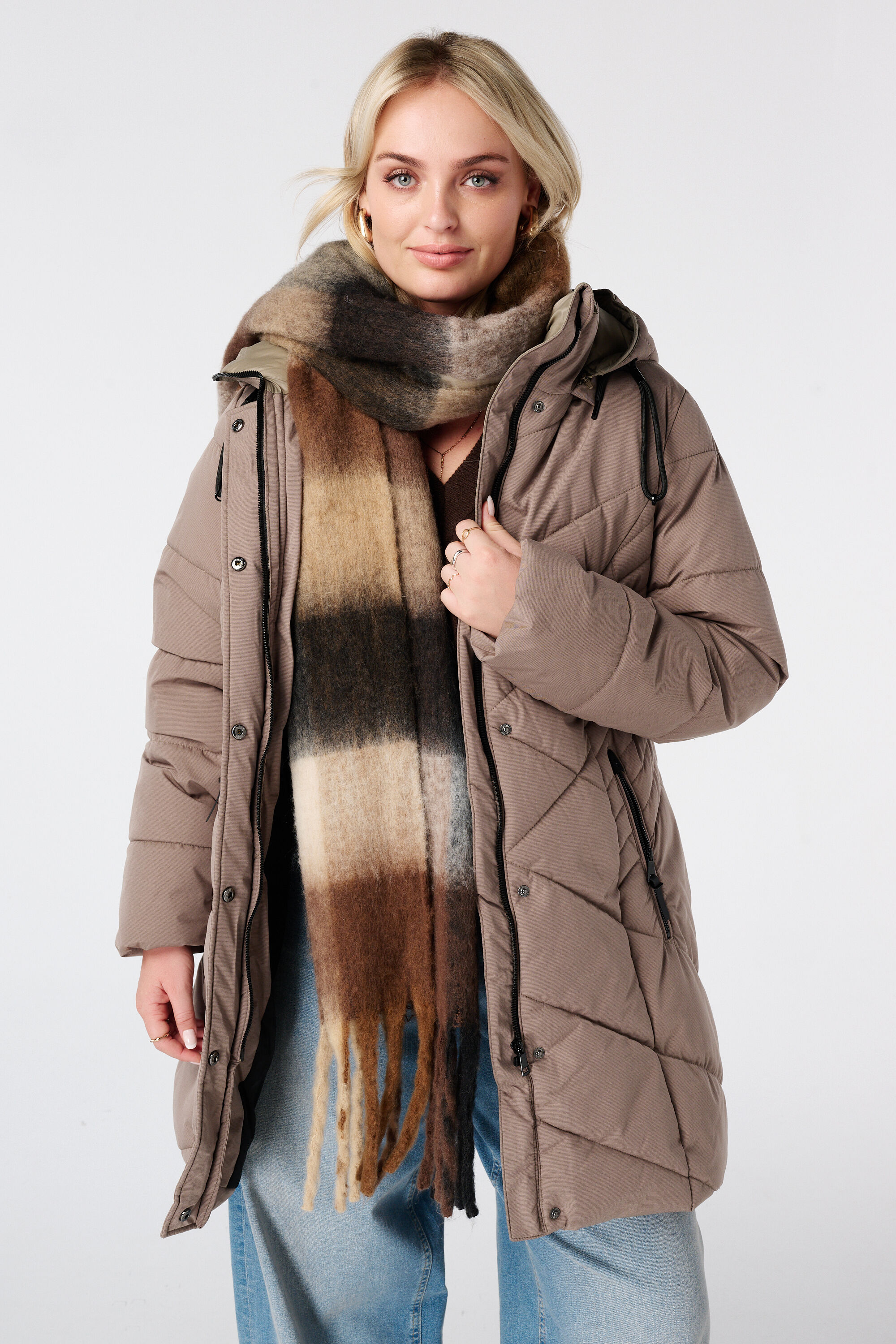 Veste matelass&eacute;e avec capuche